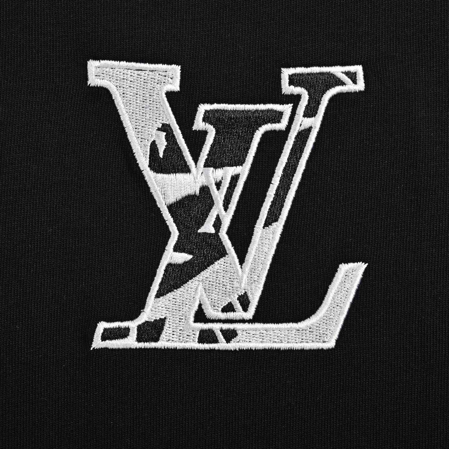 Louis Vuitton/路易威登 25ss 领口三花滑雪logo刺绣短袖黑色 白色-Chinese UA Cheap High Quatity Brand Clothes Bags handbags Sneakers wholesale wholesaler seller from China Factory suppliers Fashion Clothing Shoes best Quality Beautiful Price Louis Vuitton/路易威登 25ss 领口三花滑雪logo刺绣短袖黑色 白色