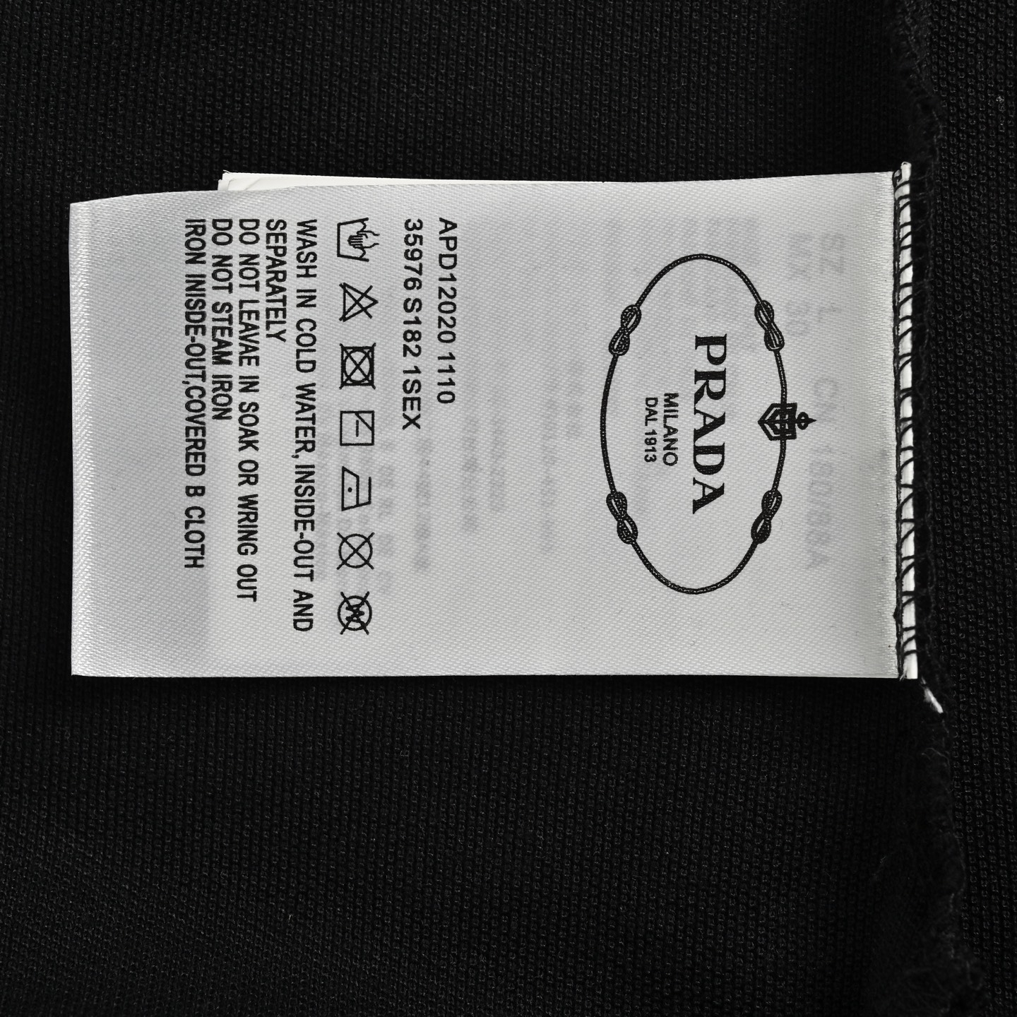 Prada/普拉达 25ss 门襟螺纹字母三角标刺绣Polo短袖 黑色 白色-Chinese UA Cheap High Quatity Brand Clothes Bags handbags Sneakers wholesale wholesaler seller from China Factory suppliers Fashion Clothing Shoes best Quality Beautiful Price Prada/普拉达 25ss 门襟螺纹字母三角标刺绣Polo短袖 黑色 白色