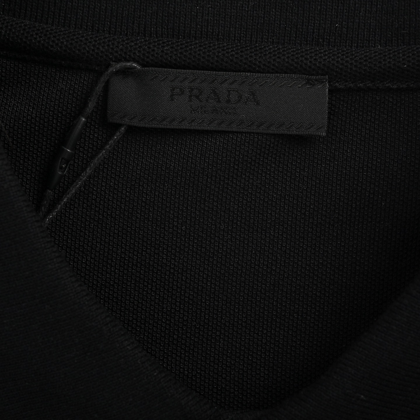 Prada/普拉达 25ss 门襟螺纹字母三角标刺绣Polo短袖 黑色 白色-Chinese UA Cheap High Quatity Brand Clothes Bags handbags Sneakers wholesale wholesaler seller from China Factory suppliers Fashion Clothing Shoes best Quality Beautiful Price Prada/普拉达 25ss 门襟螺纹字母三角标刺绣Polo短袖 黑色 白色