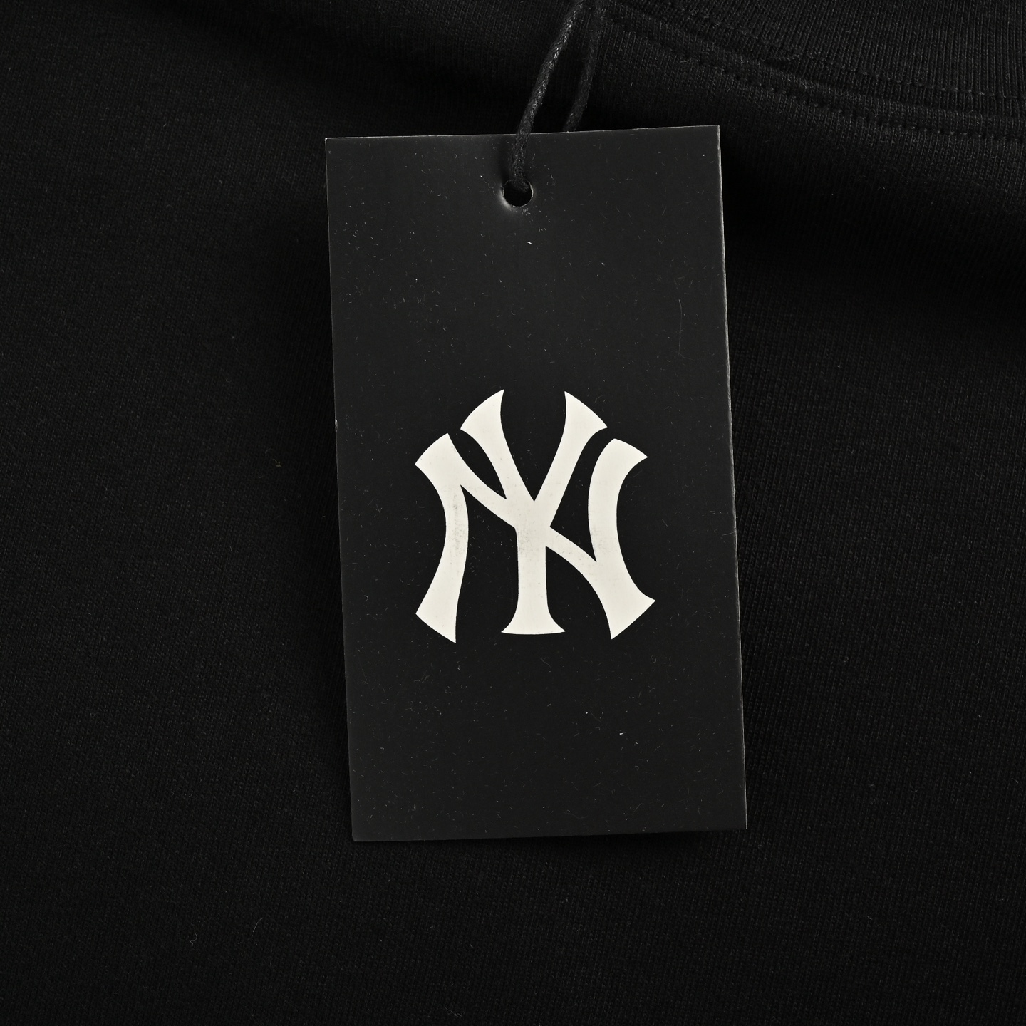 MLB/洋基队 25ss 后背大logo暗纹刺绣短袖 黑色 白色