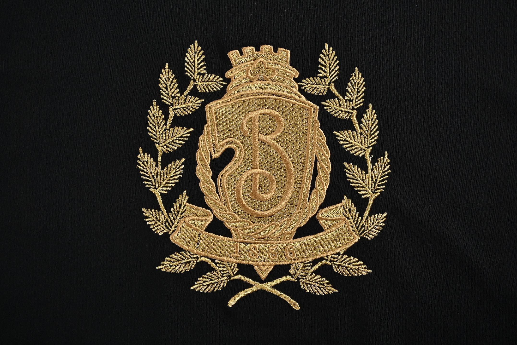 Burberry/巴宝莉 橡树叶盾牌徽标刺绣短袖 巴宝莉 25ss新款T 恤衫