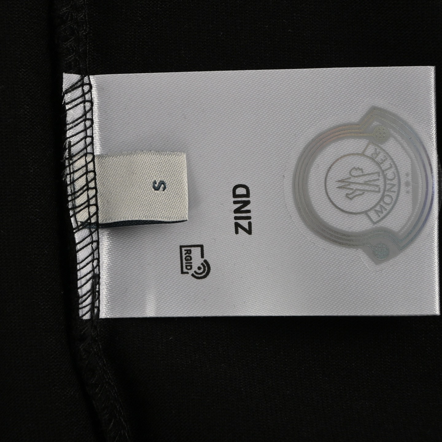 Moncler/蒙口 25ss 压胶logo短袖 黑色 白色