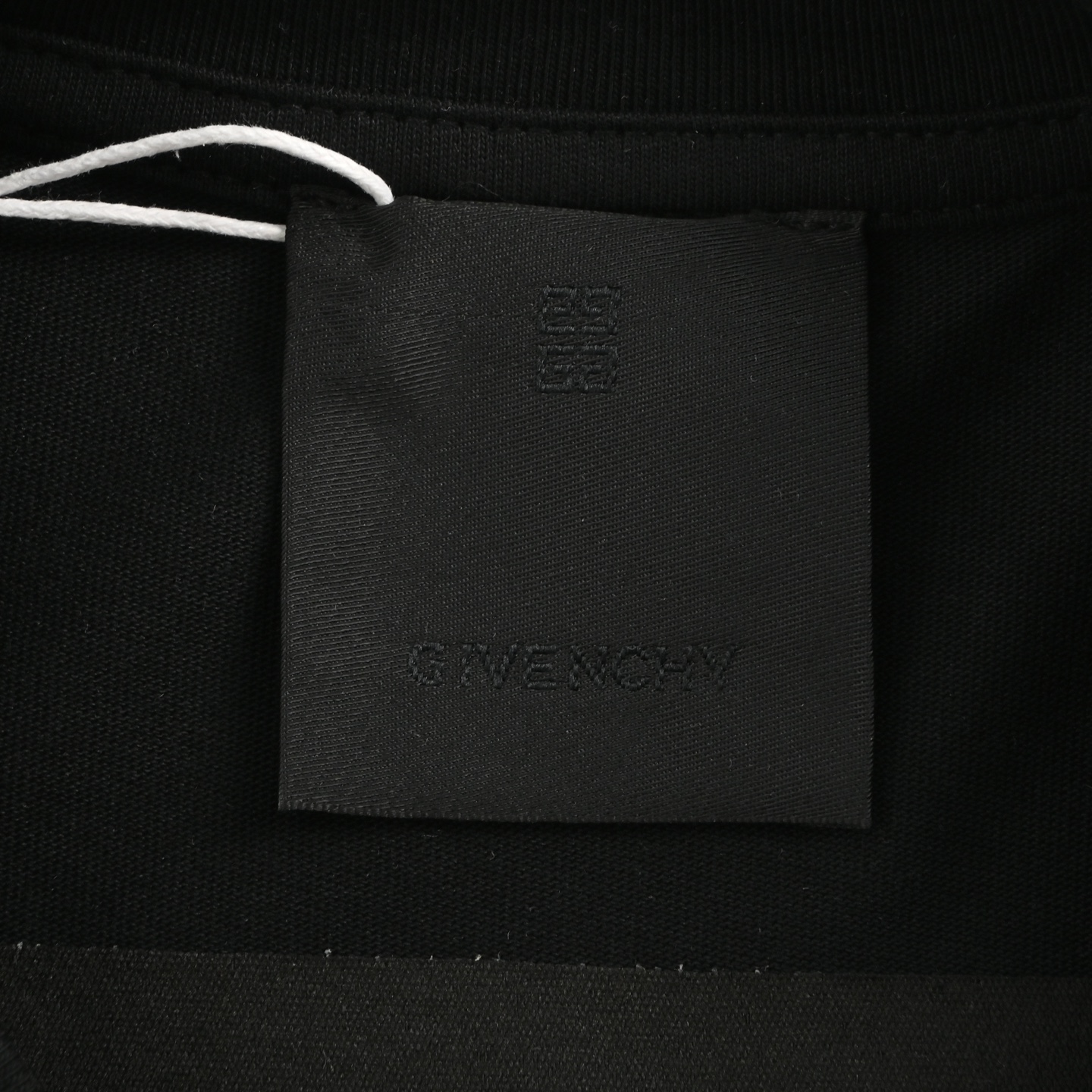 GIVENCHY/纪梵希 25ss 前后宫格字母logo刺绣短袖