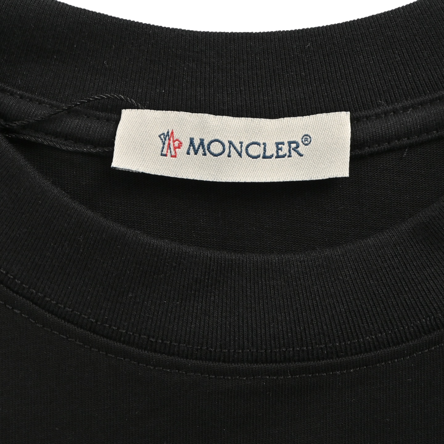 Moncler/蒙口 25ss 后背立体压胶logo短袖 黑色 白色-Chinese UA Cheap High Quatity Brand Clothes Bags handbags Sneakers wholesale wholesaler seller from China Factory suppliers Fashion Clothing Shoes best Quality Beautiful Price Moncler/蒙口 25ss 后背立体压胶logo短袖 黑色 白色