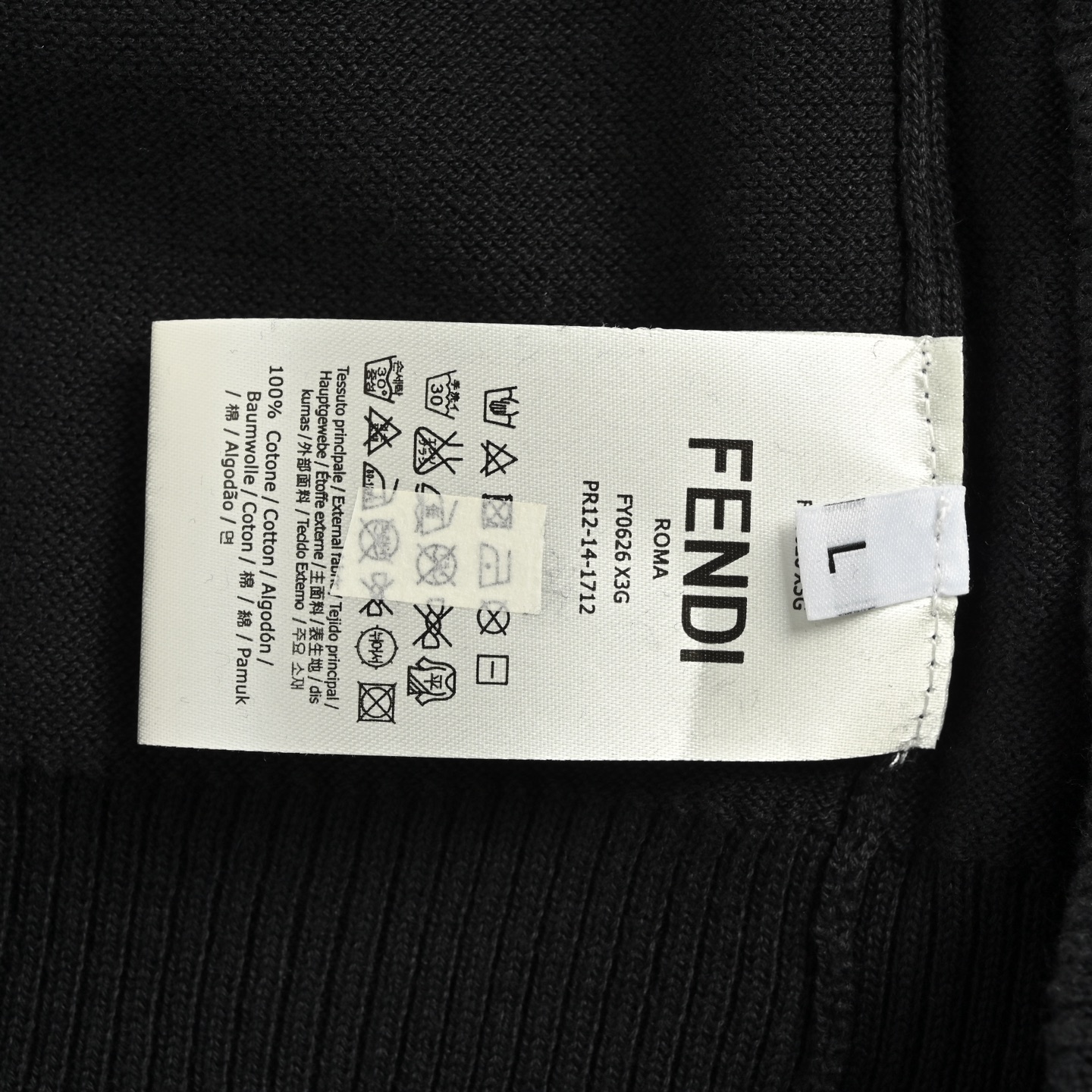 Fendi/芬迪 25ss 斜纽扣针织Polo短袖 经典衣领 纽扣开合
