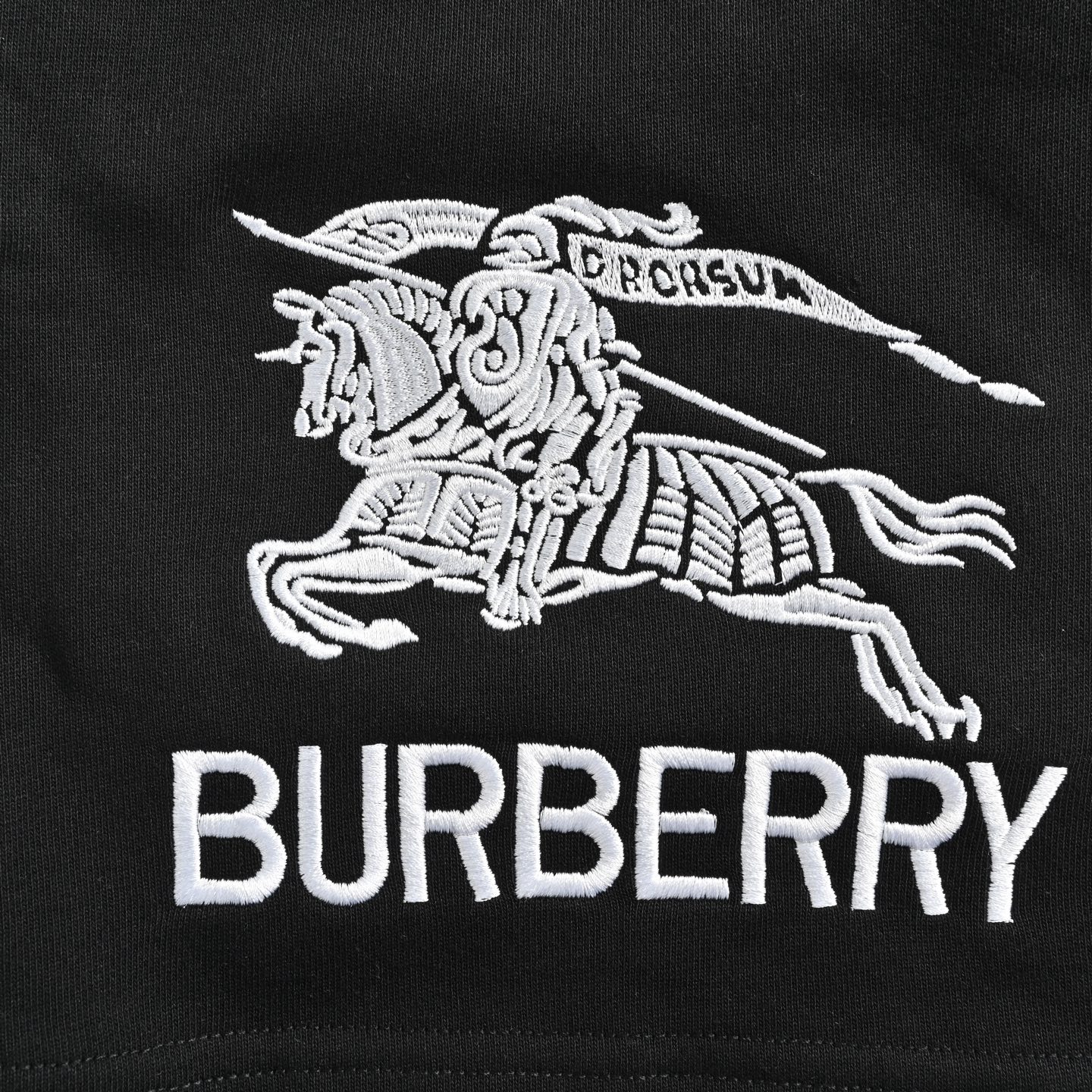 Burberry/巴宝莉 25ss 战马刺绣短裤