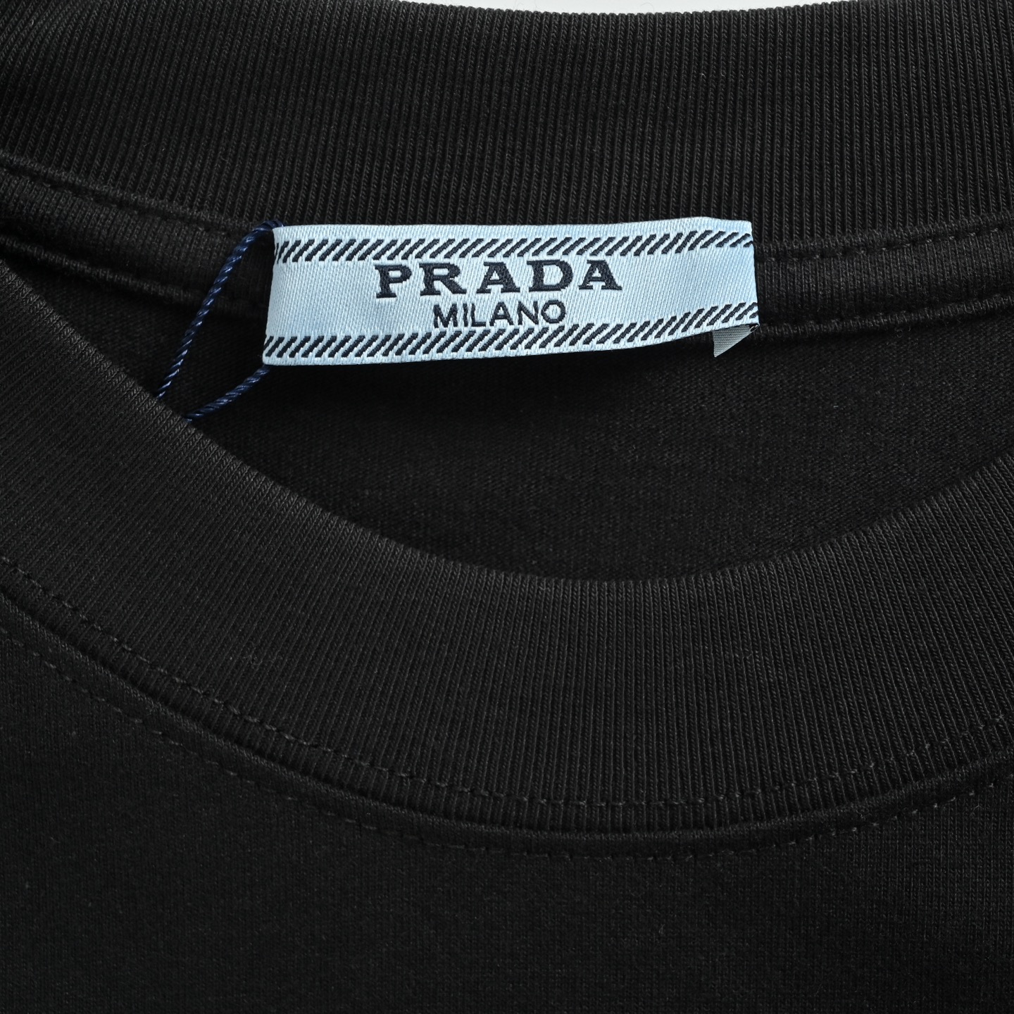 Prada/普拉达 25ss 胸口小logo贴布刺绣短袖 黑色 白色