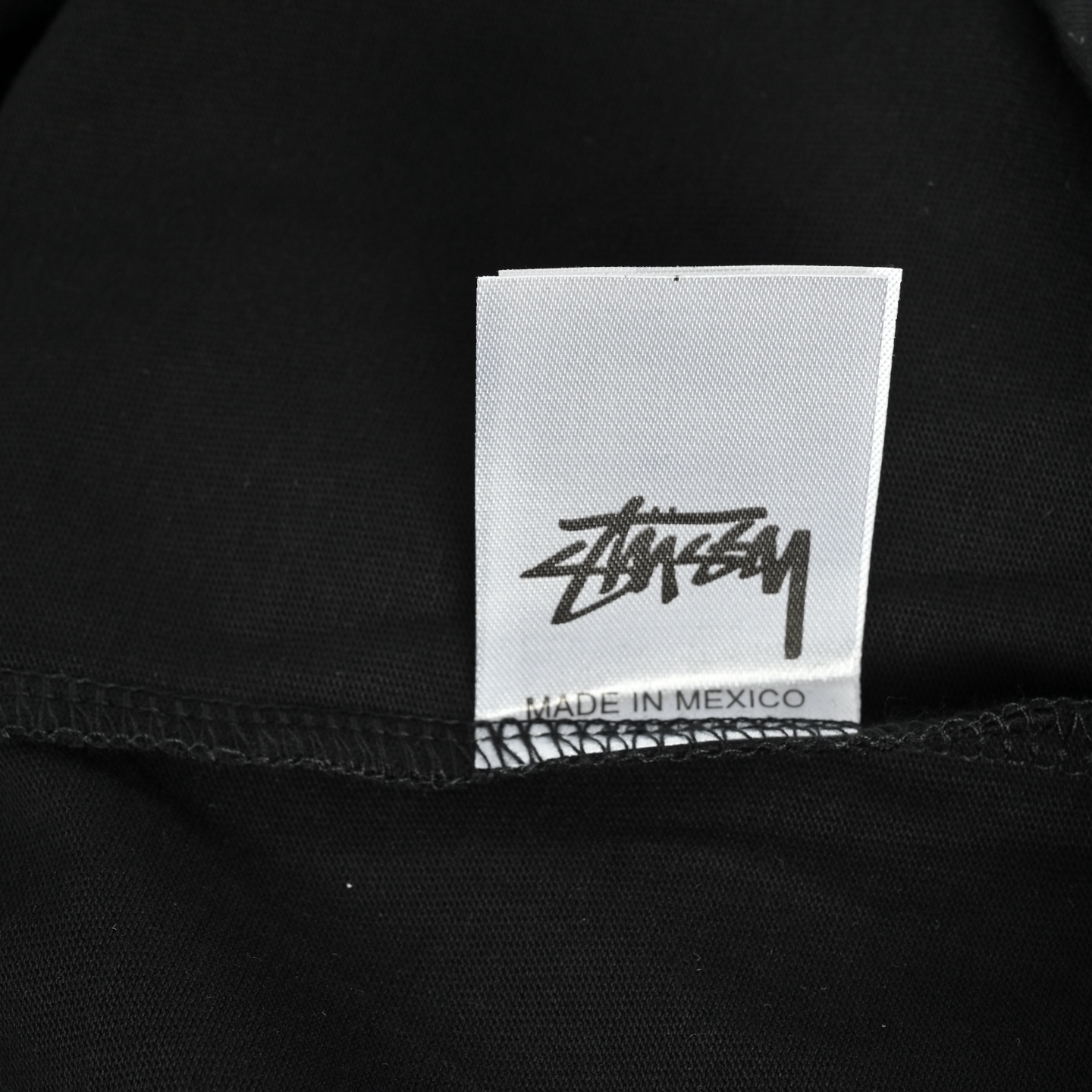 Stussy/斯图西 25ss 樱桃黑八印花短袖 前幅字母印花搭配背后樱桃黑八图案