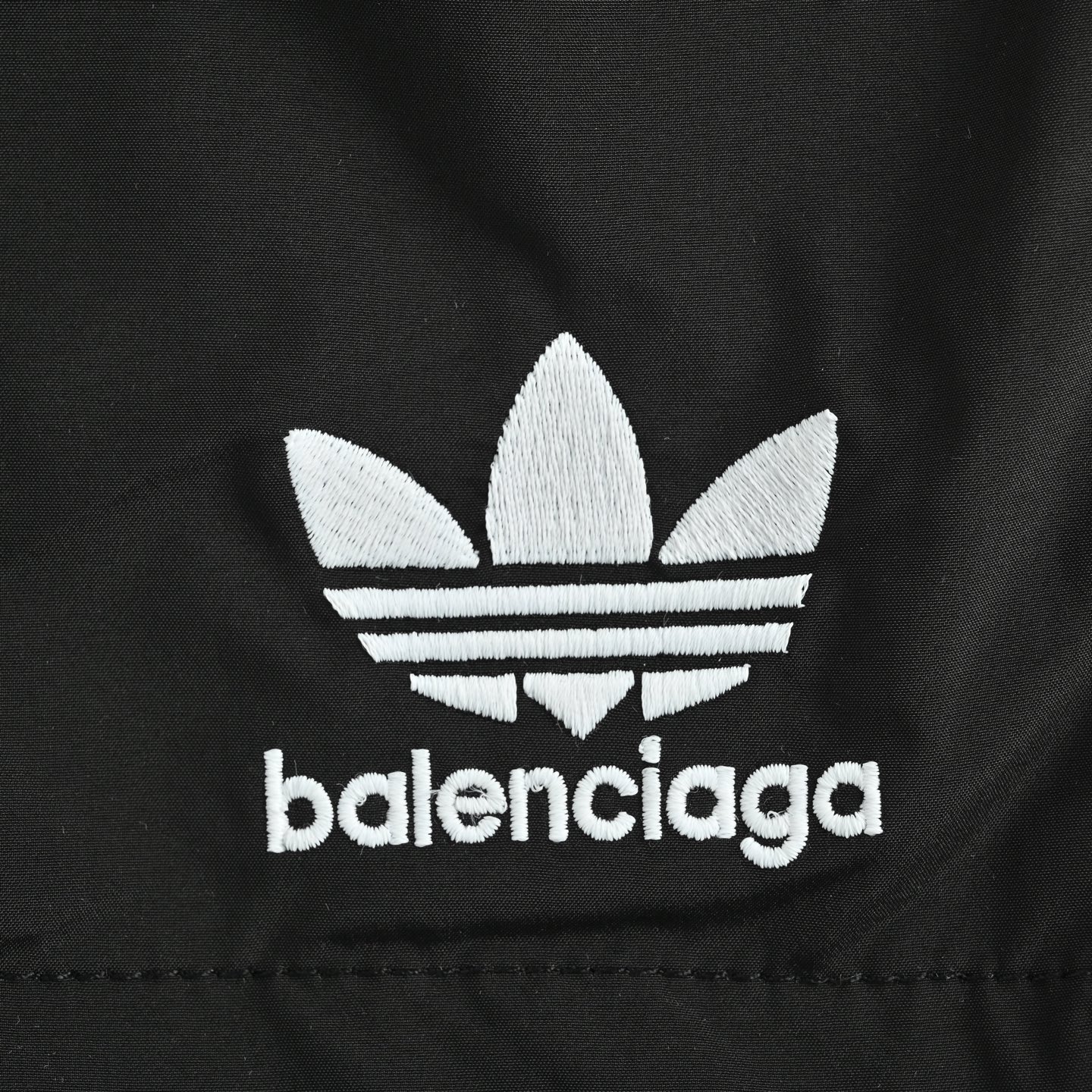 Balenciaga & Adidas 联名刺绣三叶草短裤
