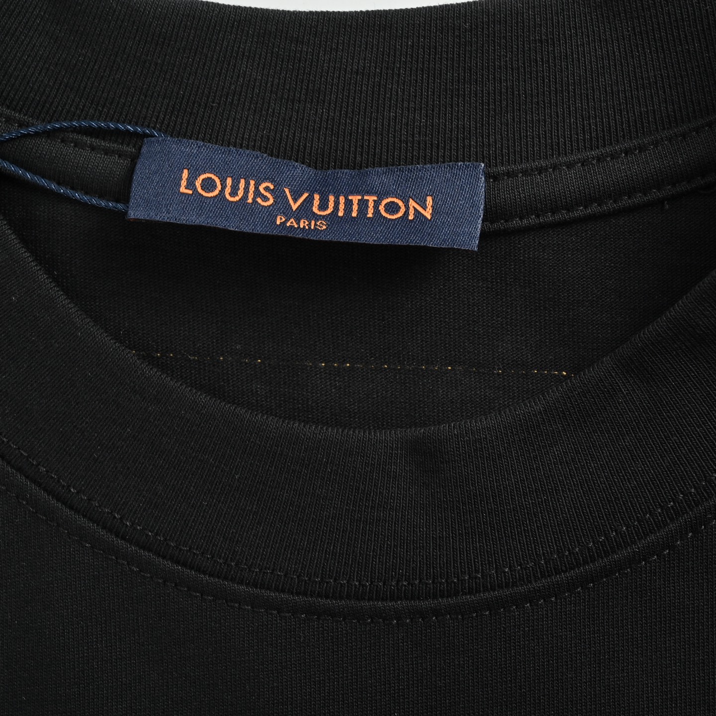 Louis Vuitton/路易威登 25ss 胶带logo立体压胶短袖