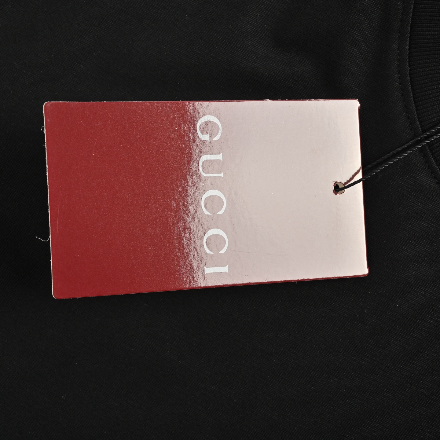 Gucci/古驰 25ss 胸口字母徽章印花短袖