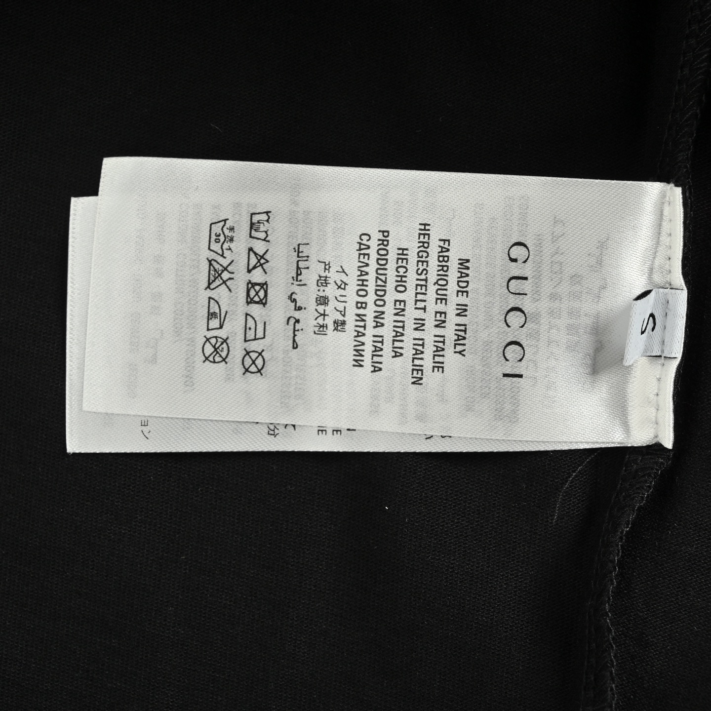 Gucci/古驰 25ss 胸口字母徽章印花短袖