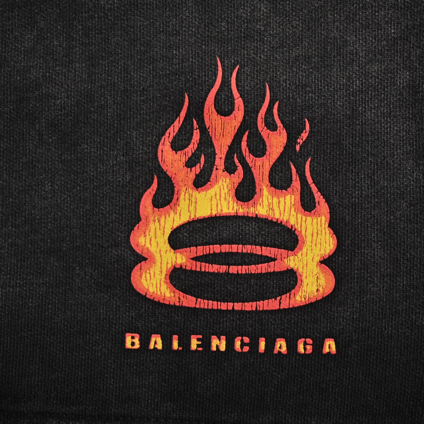 Balenciaga/巴黎世家 25ss 双环火焰炒雪花水洗破洞短裤