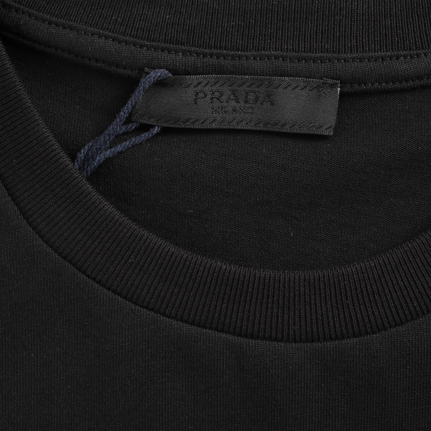 Prada/普拉达 经典口袋三角标短袖