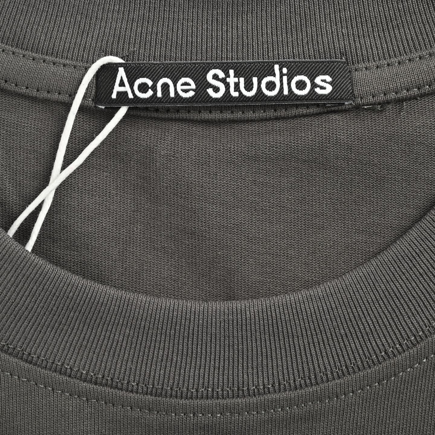 Acne Studios 狗狗印花短袖