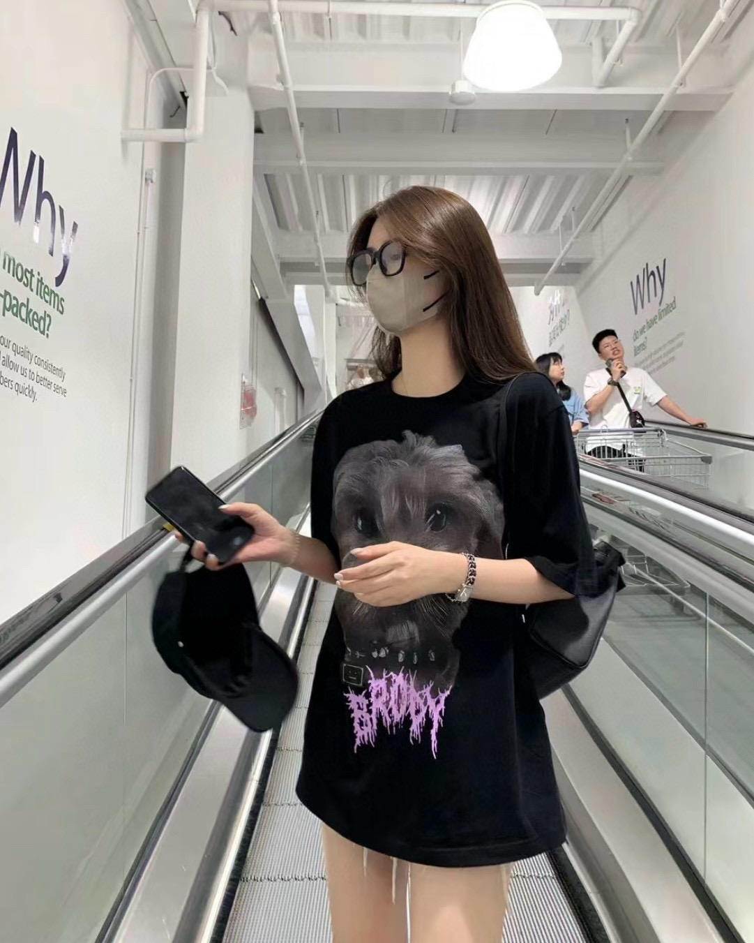 Acne Studios 狗狗印花短袖上身效果#