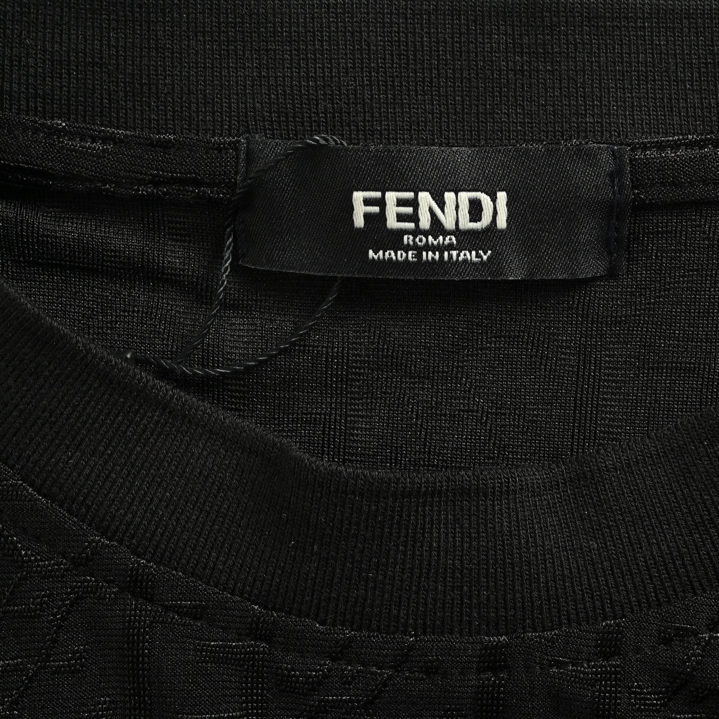 Fendi/芬迪 25ss 冰丝暗纹全幅双F提花短袖
