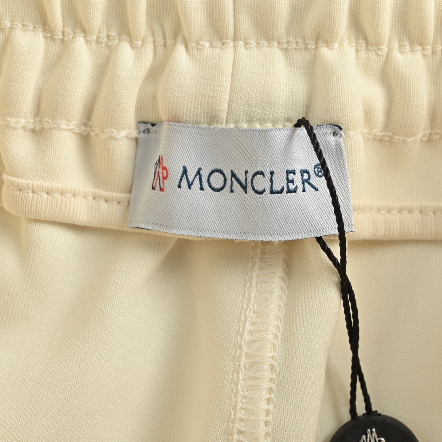 MONCLER/蒙口 25ss 侧边字母后袋刺绣徽标短裤黑色 杏色 灰色-High Quatity Cheap Brand wholesale wholesaler seller Clothes Bags handbags Sneakers Top Fashion Clothing Shoes from China Factory Chinese suppliers best Quality Beautiful Price MONCLER/蒙口 25ss 侧边字母后袋刺绣徽标短裤黑色 杏色 灰色