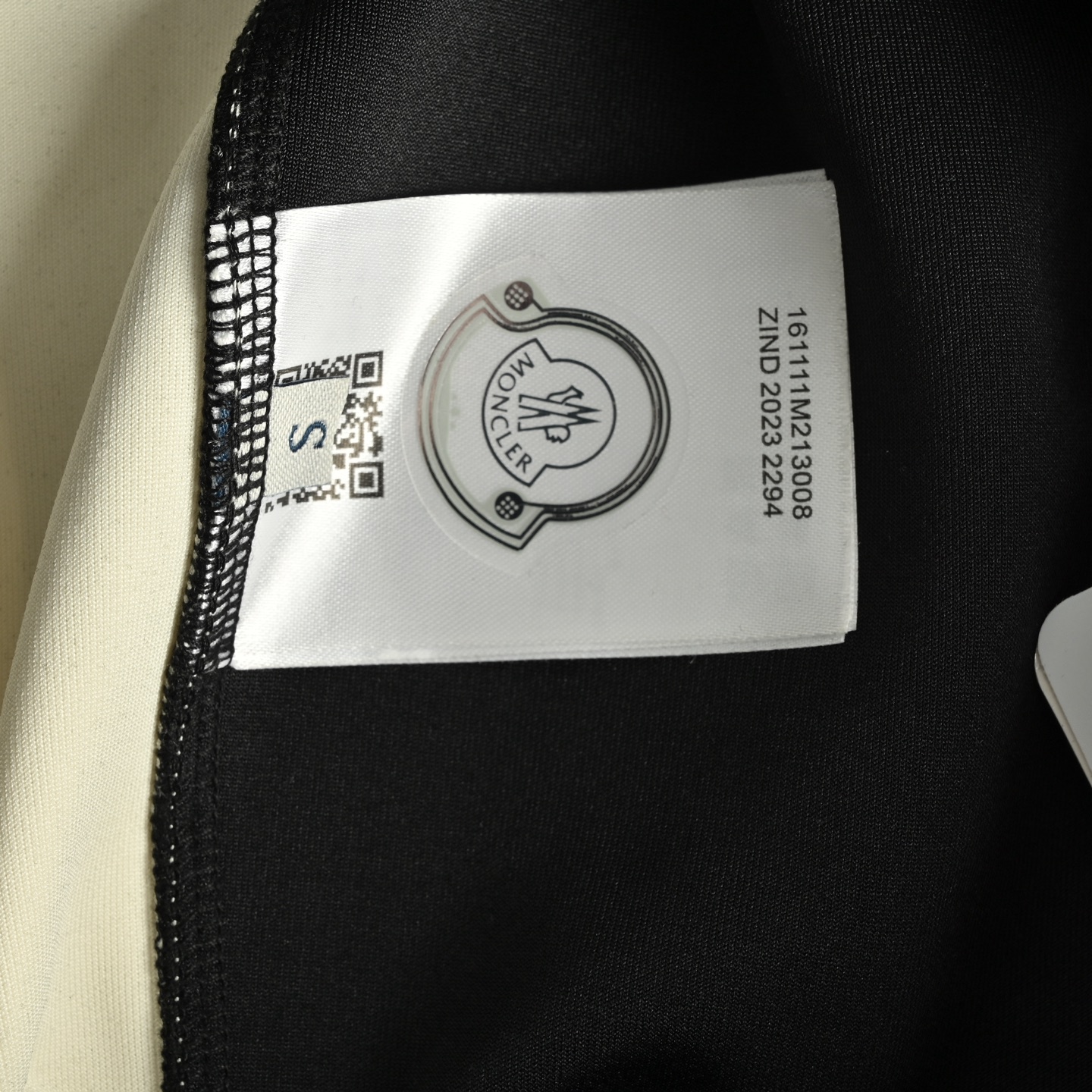 MONCLER/蒙口 25ss 撞色拼接小标logo刺绣短裤 黑色 杏色-Chinese UA Cheap High Quatity Brand Clothes Bags handbags Sneakers wholesale wholesaler seller from China Factory suppliers Fashion Clothing Shoes best Quality Beautiful Price MONCLER/蒙口 25ss 撞色拼接小标logo刺绣短裤 黑色 杏色