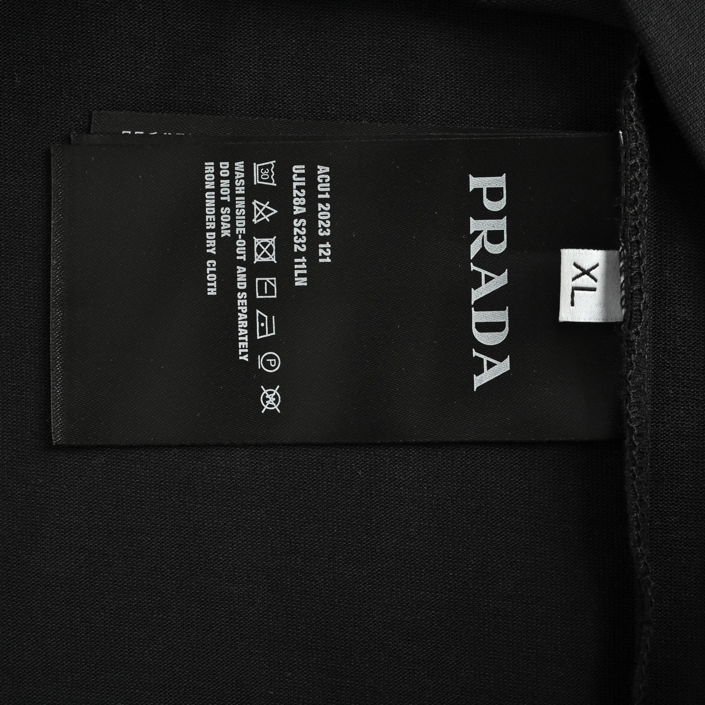 Prada/普拉达 25ss 液态银三角标logo印花短袖 黑色 白色