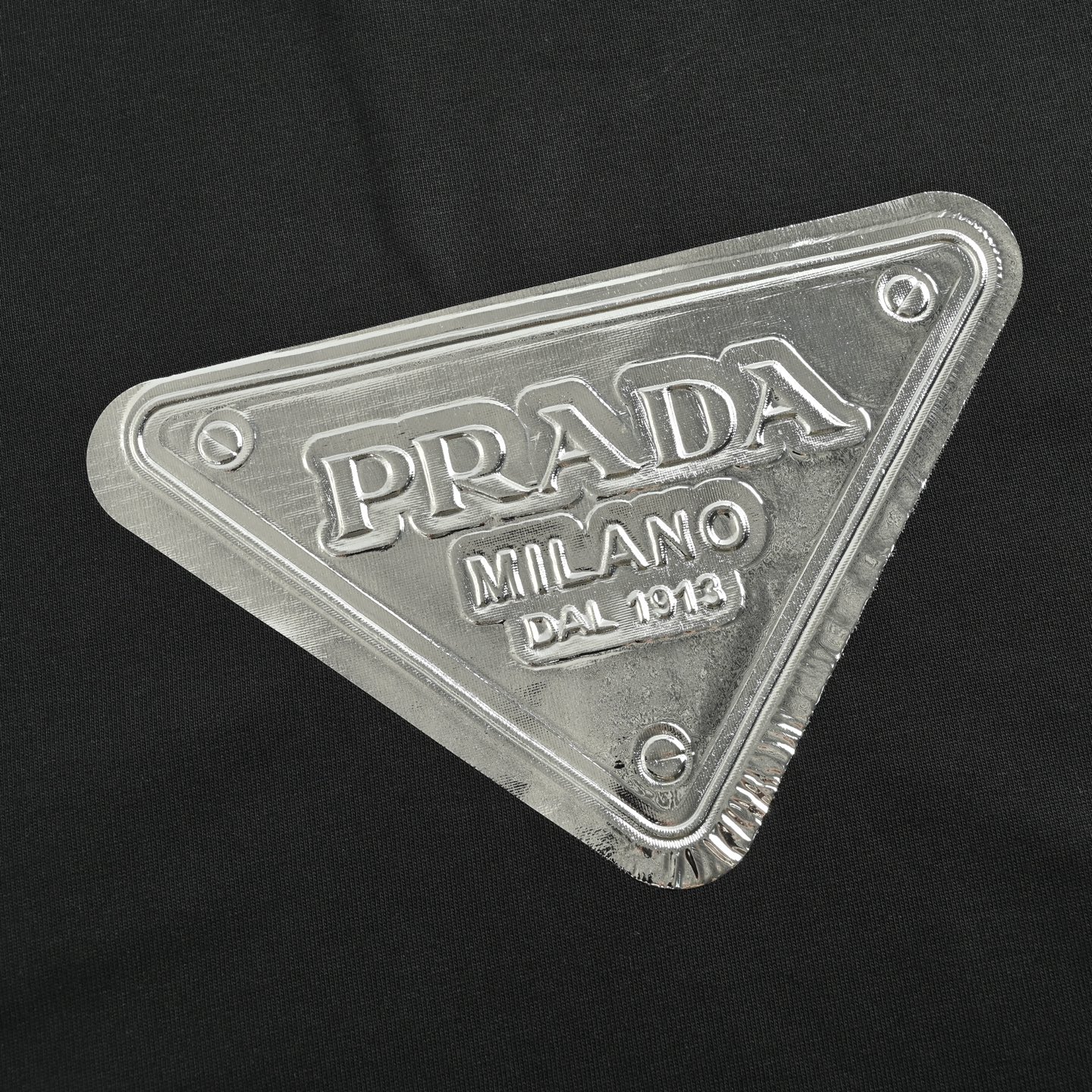 Prada/普拉达 25ss 液态银三角标logo印花短袖 黑色 白色
