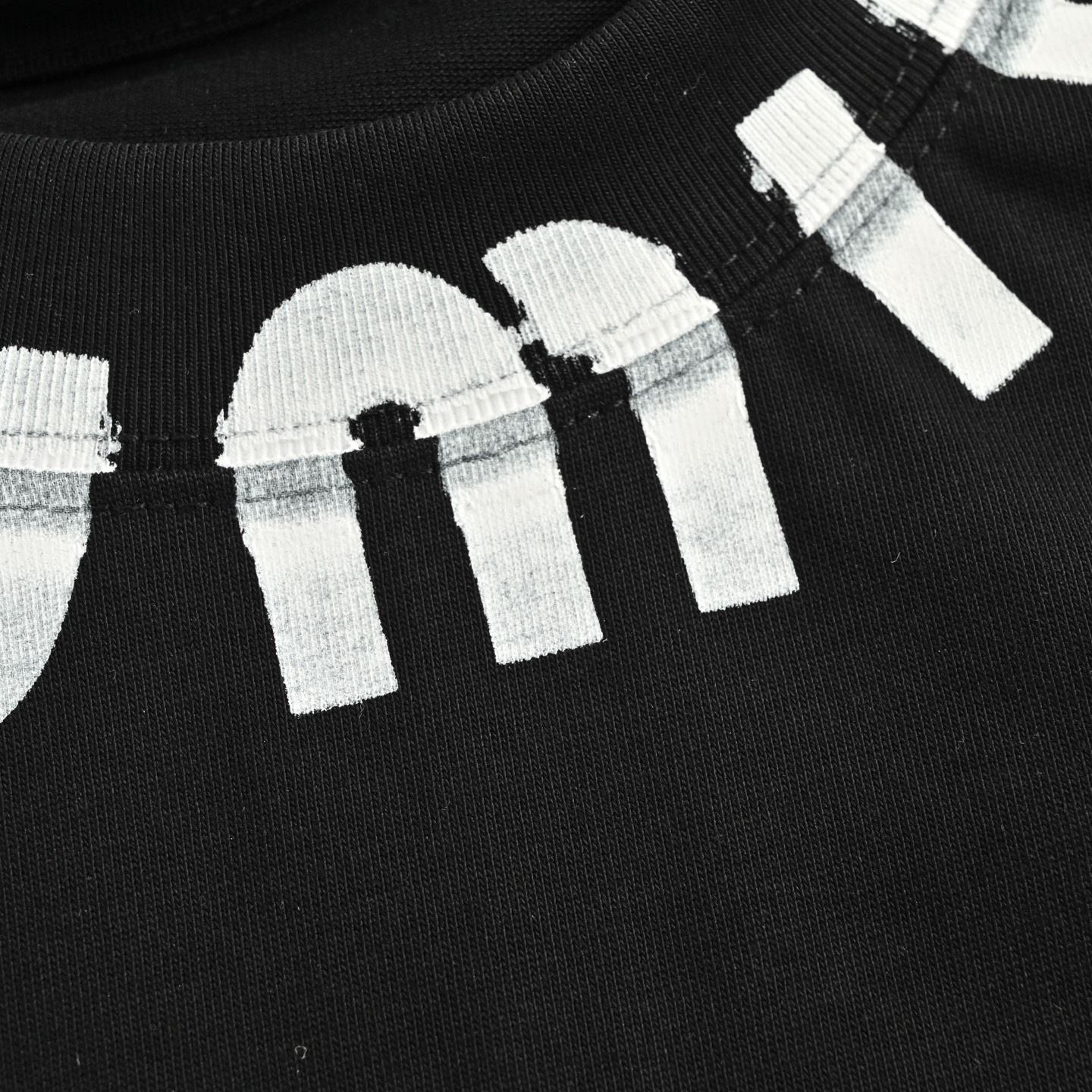 MiuMiu/缪缪 25ss 领口字母印花短袖-Chinese UA Cheap High Quatity Brand Clothes Bags handbags Sneakers wholesale wholesaler seller from China Factory suppliers Fashion Clothing Shoes best Quality Beautiful Price MiuMiu/缪缪 25ss 领口字母印花短袖