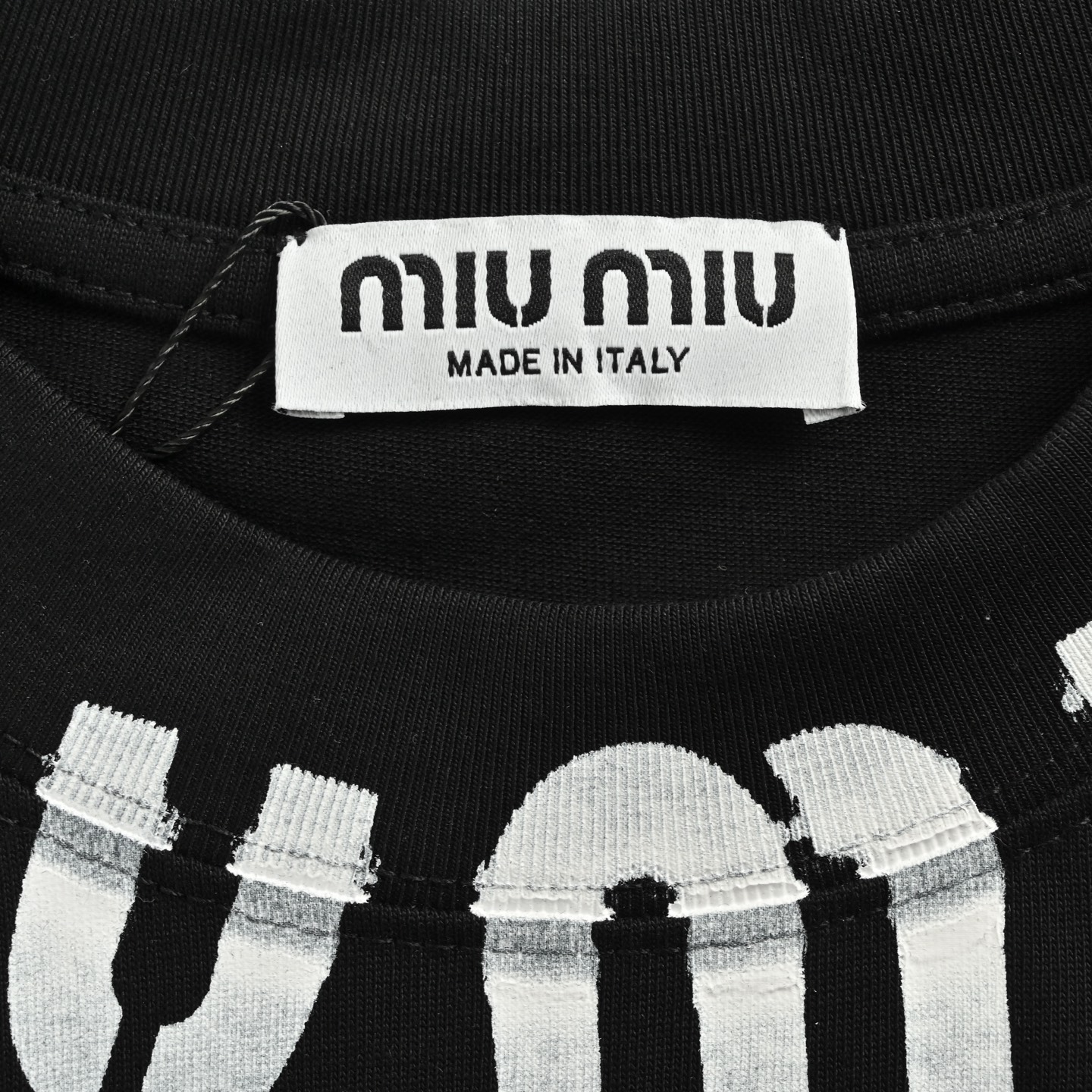 MiuMiu/缪缪 25ss 领口字母印花短袖-Chinese UA Cheap High Quatity Brand Clothes Bags handbags Sneakers wholesale wholesaler seller from China Factory suppliers Fashion Clothing Shoes best Quality Beautiful Price MiuMiu/缪缪 25ss 领口字母印花短袖