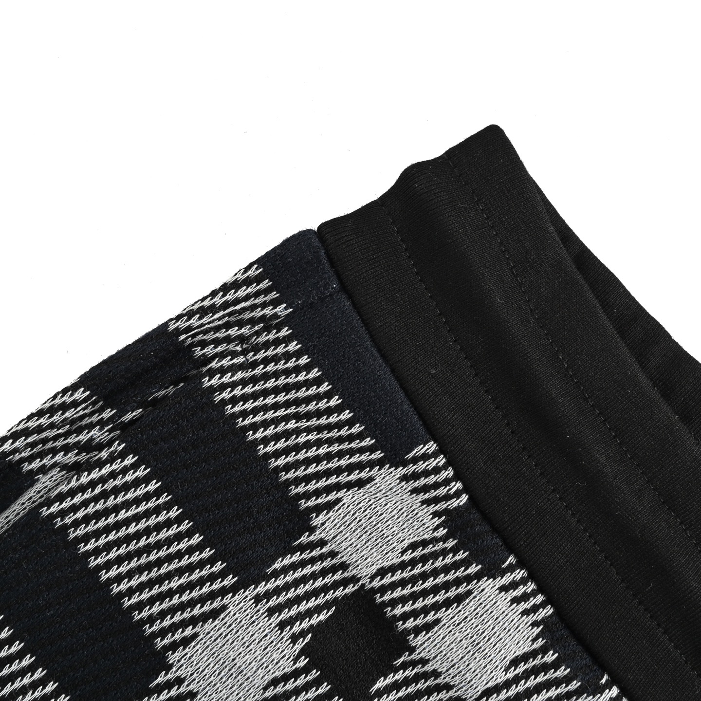 Burberry/巴宝莉 25ss 大格纹针织短裤-Chinese UA Cheap High Quatity Brand Clothes Bags handbags Sneakers wholesale wholesaler seller from China Factory suppliers Fashion Clothing Shoes best Quality Beautiful Price Burberry/巴宝莉 25ss 大格纹针织短裤