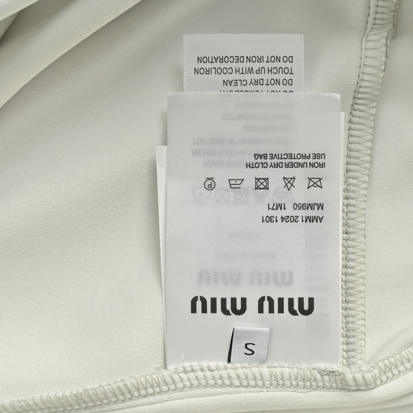 Miu Miu/缪缪 水洗刺绣徽标短裤