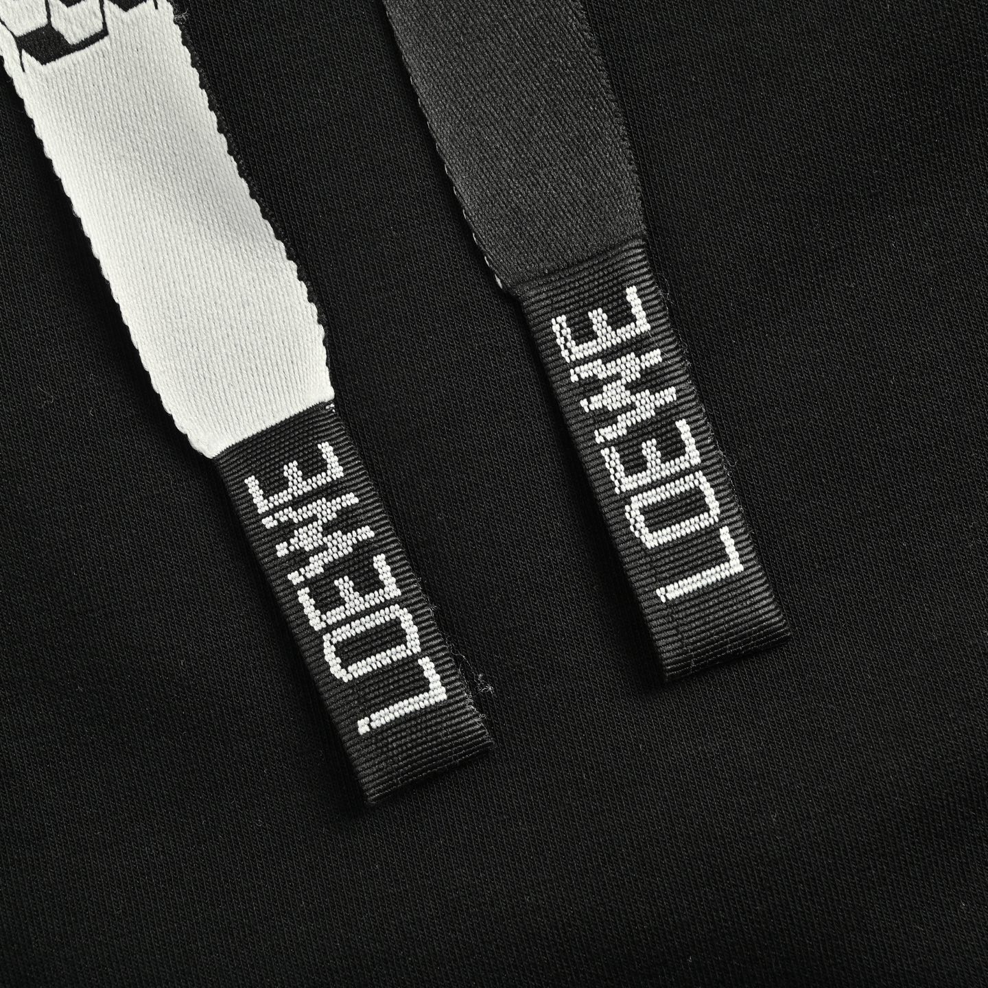 Loewe/罗意威 25ss 民族风侧边拼色织带提花短裤黑色 杏色