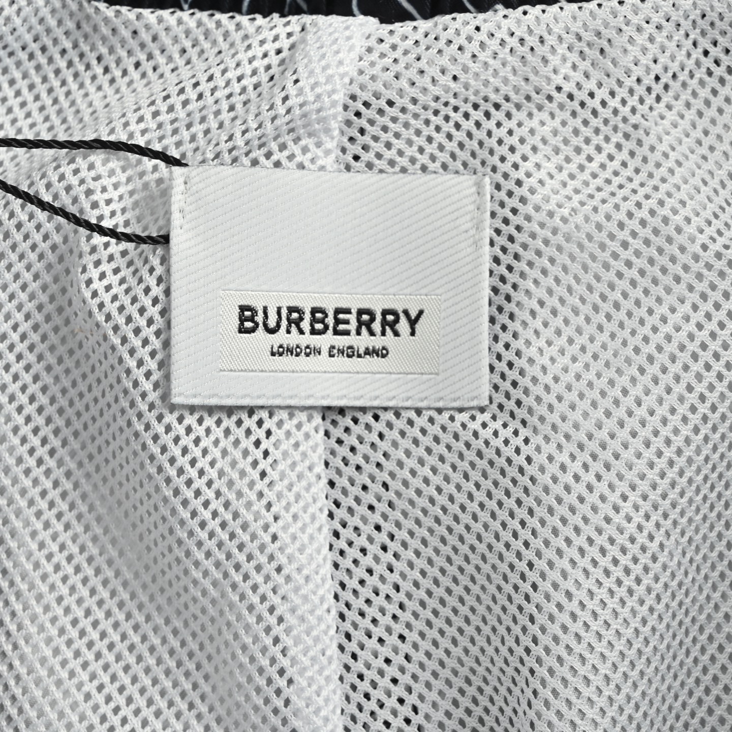 Burberry/巴宝莉 25ss 满印徽标沙滩短裤-Chinese UA Cheap High Quatity Brand Clothes Bags handbags Sneakers wholesale wholesaler seller from China Factory suppliers Fashion Clothing Shoes best Quality Beautiful Price Burberry/巴宝莉 25ss 满印徽标沙滩短裤