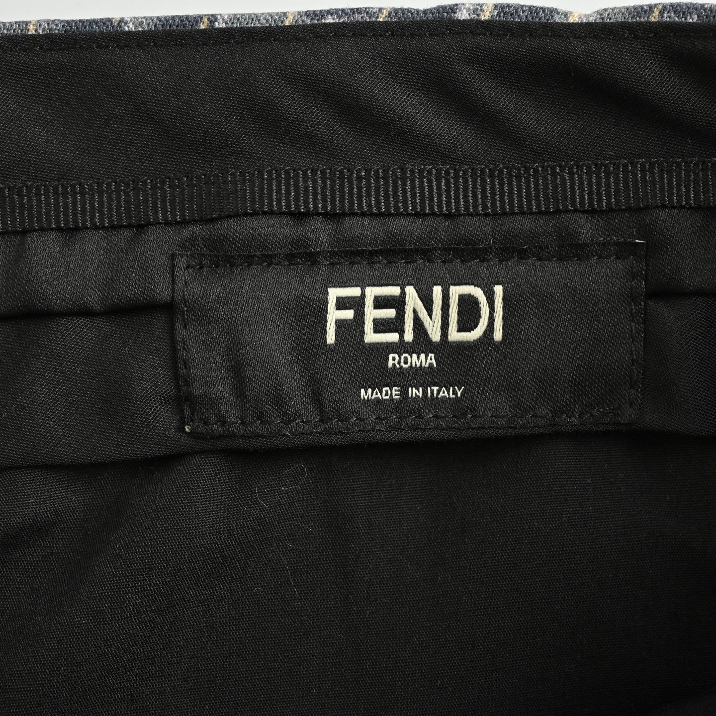 Fendi/芬迪 25ss 灰色FF短裤