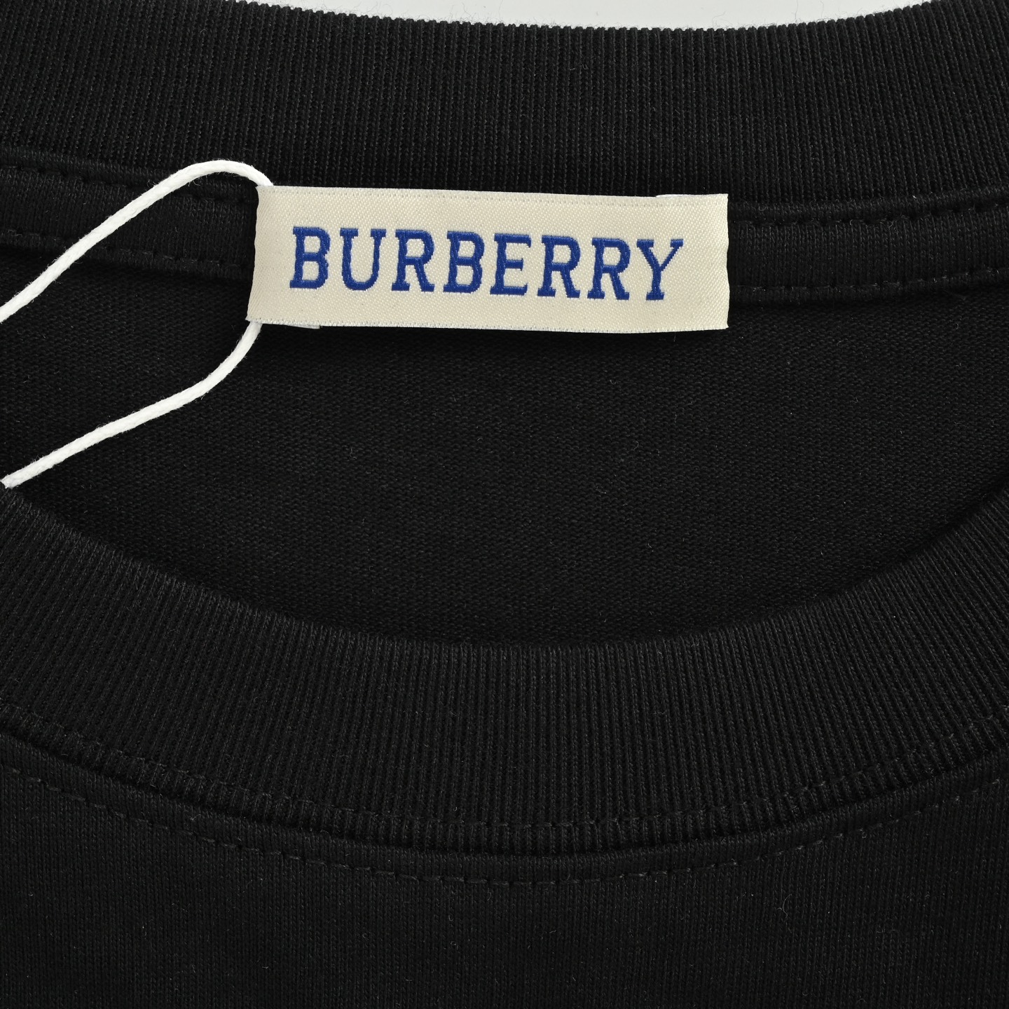 Burberry/巴宝莉 25ss 肩膀战马贴布短袖 黑色 白色