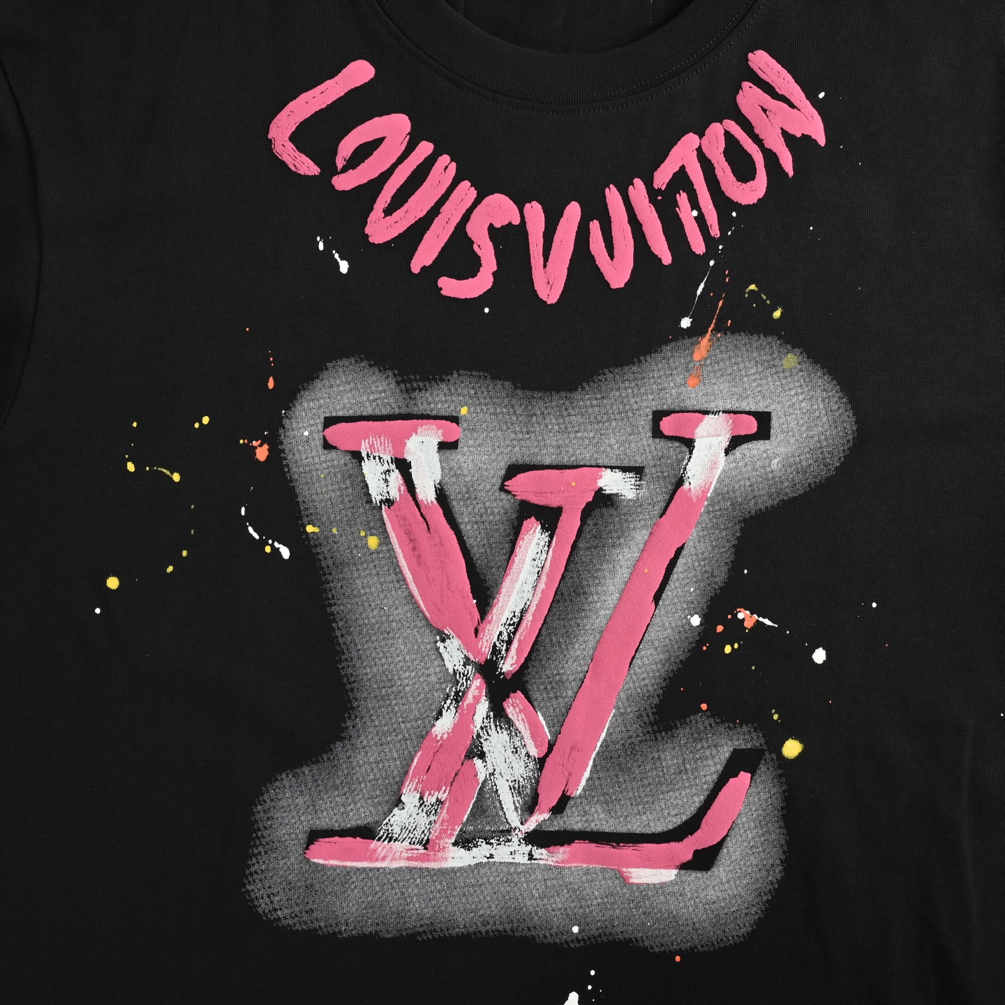 Louis Vuitton/路易威登 25ss 涂鸦logo印花短袖 白色 黑色-Chinese UA Cheap High Quatity Brand Clothes Bags handbags Sneakers wholesale wholesaler seller from China Factory suppliers Fashion Clothing Shoes best Quality Beautiful Price Louis Vuitton/路易威登 25ss 涂鸦logo印花短袖 白色 黑色