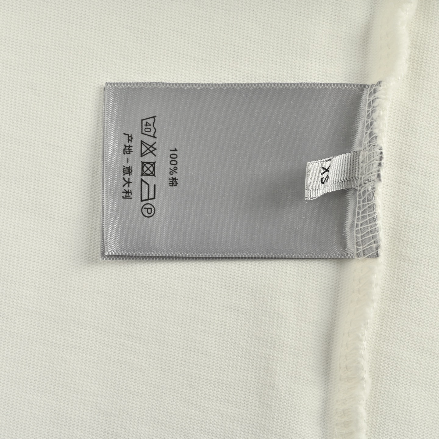 Dior/迪奥 25ss 铃兰花做旧破洞短袖-Chinese UA Cheap High Quatity Brand Clothes Bags handbags Sneakers wholesale wholesaler seller from China Factory suppliers Fashion Clothing Shoes best Quality Beautiful Price Dior/迪奥 25ss 铃兰花做旧破洞短袖