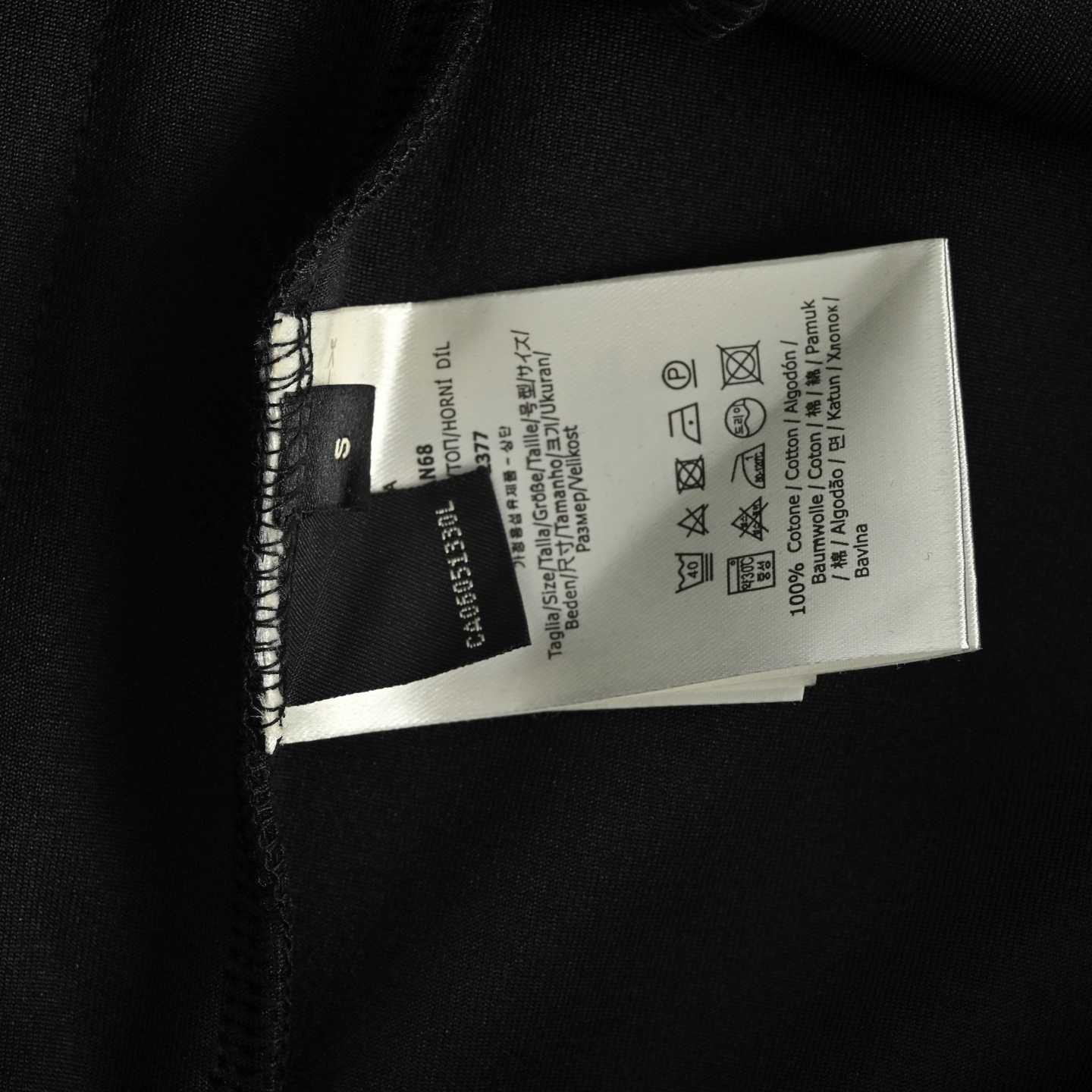 Fendi/芬迪 25ss 压胶拉链口袋拼接双F短裤杏色 黑色-Chinese UA Cheap High Quatity Brand Clothes Bags handbags Sneakers wholesale wholesaler seller from China Factory suppliers Fashion Clothing Shoes best Quality Beautiful Price Fendi/芬迪 25ss 压胶拉链口袋拼接双F短裤杏色 黑色