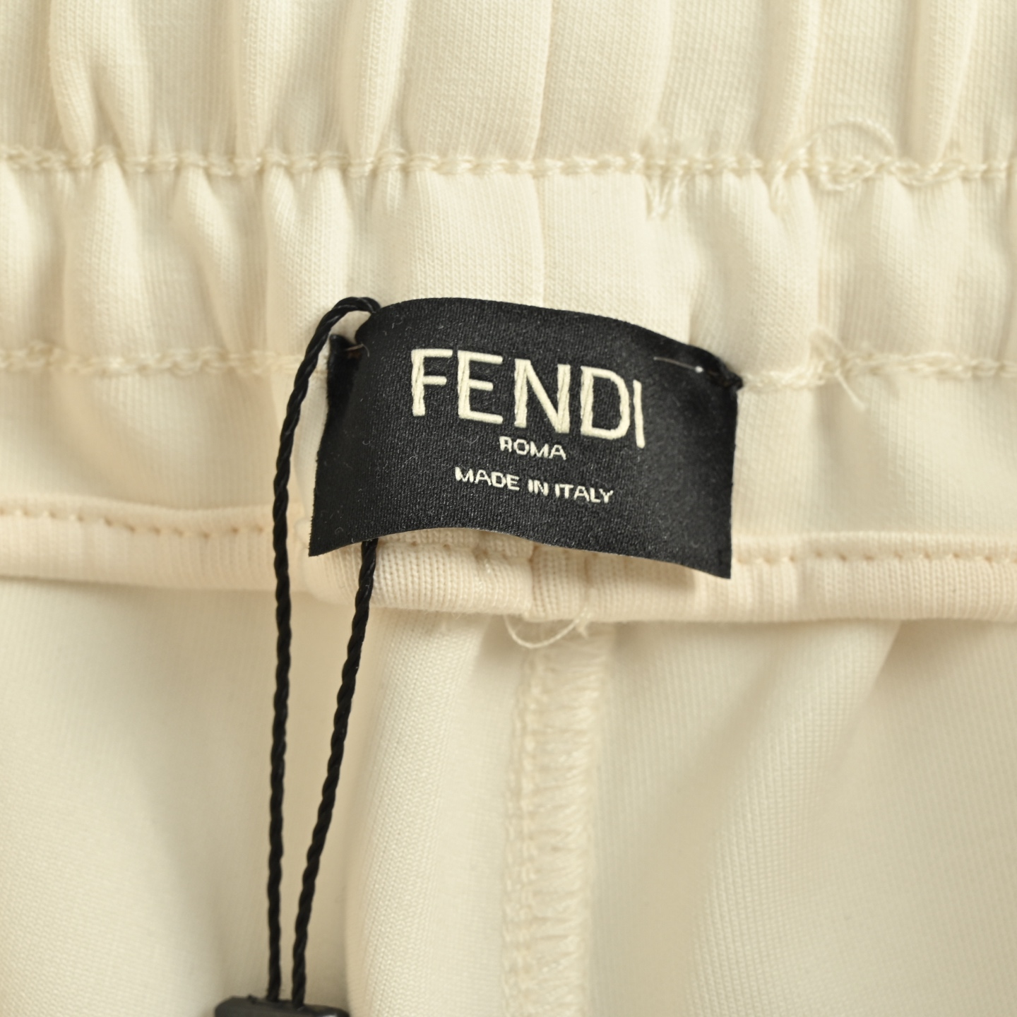 Fendi/芬迪 25ss 金标双F logo刺绣侧开网眼短裤杏色 黑色