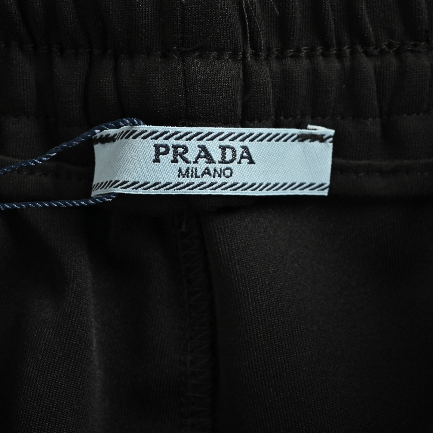 Prada/普拉达 25ss 三角标红胶条logo短裤 白色 黑色-Chinese UA Cheap High Quatity Brand Clothes Bags handbags Sneakers wholesale wholesaler seller from China Factory suppliers Fashion Clothing Shoes best Quality Beautiful Price Prada/普拉达 25ss 三角标红胶条logo短裤 白色 黑色
