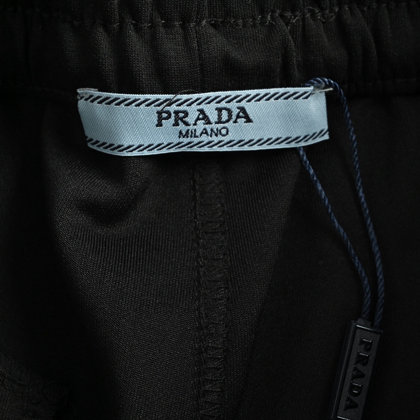 Prada/普拉达 25ss 金属三角标侧口袋工装短裤黑色 杏色-Chinese UA Cheap High Quatity Brand Clothes Bags handbags Sneakers wholesale wholesaler seller from China Factory suppliers Fashion Clothing Shoes best Quality Beautiful Price Prada/普拉达 25ss 金属三角标侧口袋工装短裤黑色 杏色