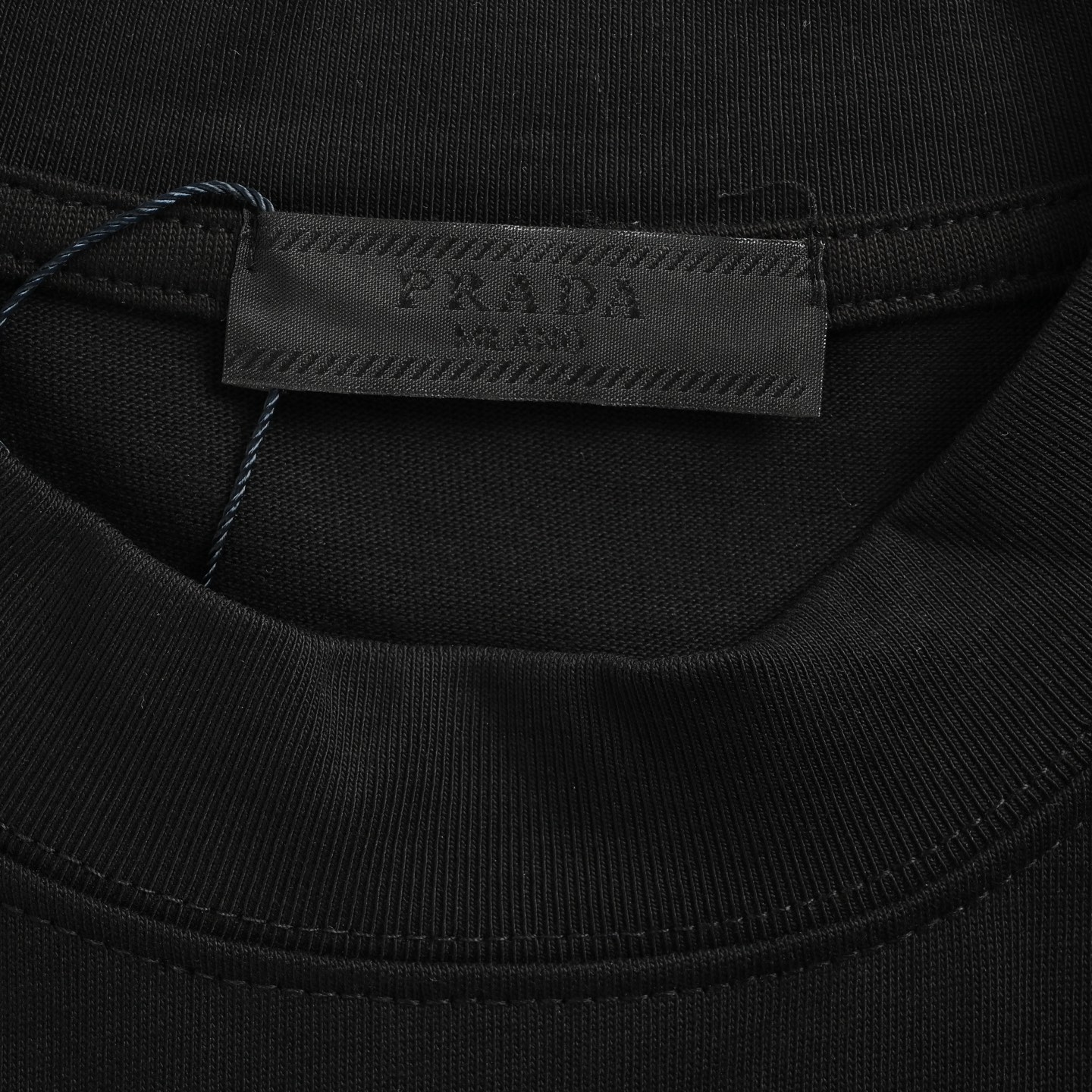 Prada/普拉达 25ss 3D重影字母刺绣短袖 经典胸前3D重影字母logo泼墨立体刺绣 白色 黑色-Chinese UA Cheap High Quatity Brand Clothes Bags handbags Sneakers wholesale wholesaler seller from China Factory suppliers Fashion Clothing Shoes best Quality Beautiful Price Prada/普拉达 25ss 3D重影字母刺绣短袖 经典胸前3D重影字母logo泼墨立体刺绣 白色 黑色