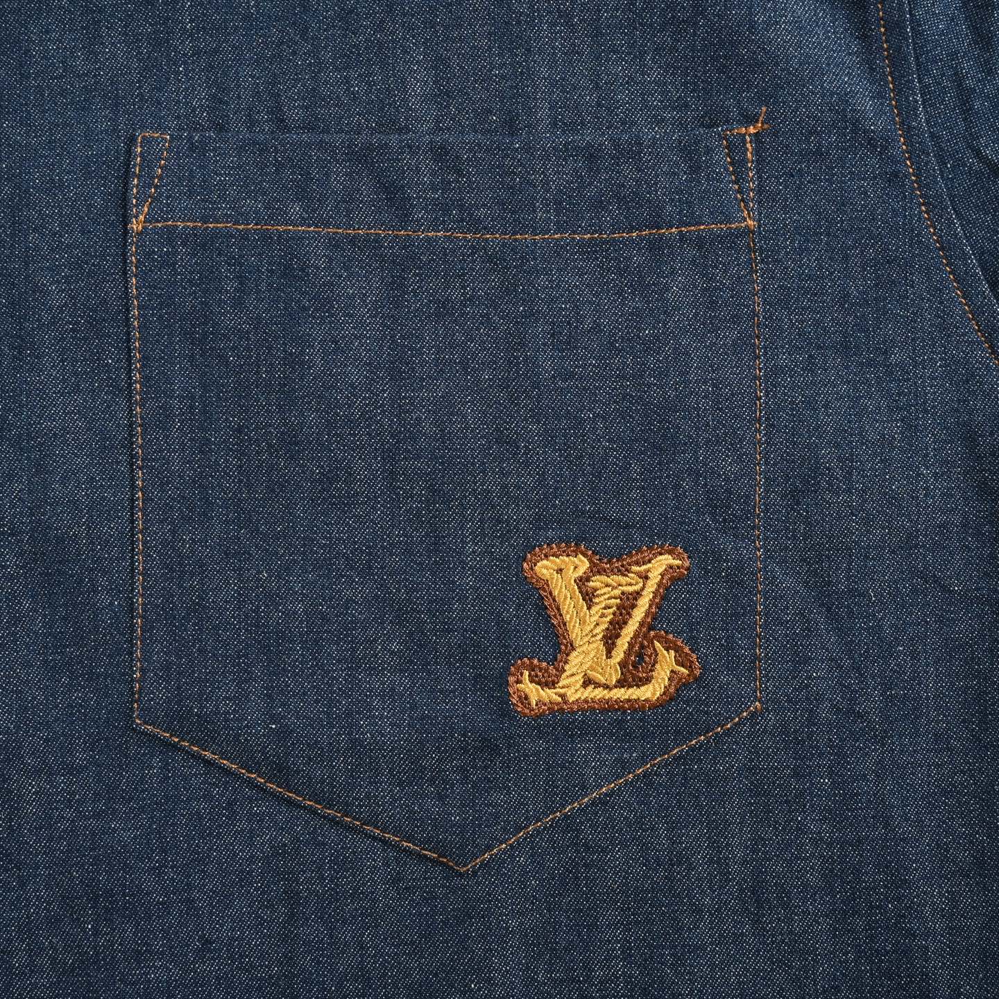Louis Vuitton/路易威登 25ss 麻绳刺绣套装牛仔短袖衬衫 毛驴棉质青年布短袖衬衫-Chinese UA Cheap High Quatity Brand Clothes Bags handbags Sneakers wholesale wholesaler seller from China Factory suppliers Fashion Clothing Shoes best Quality Beautiful Price Louis Vuitton/路易威登 25ss 麻绳刺绣套装牛仔短袖衬衫 毛驴棉质青年布短袖衬衫