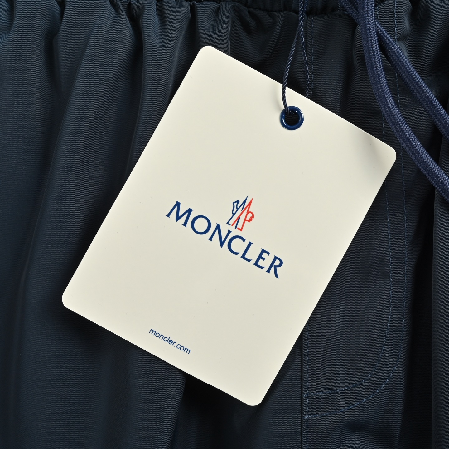 Moncler/蒙口 25ss 侧边织带短裤 灰色