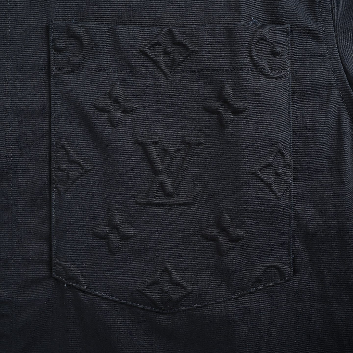 Louis Vuitton/路易威登 25ss 口袋老花浮雕短袖衬衫