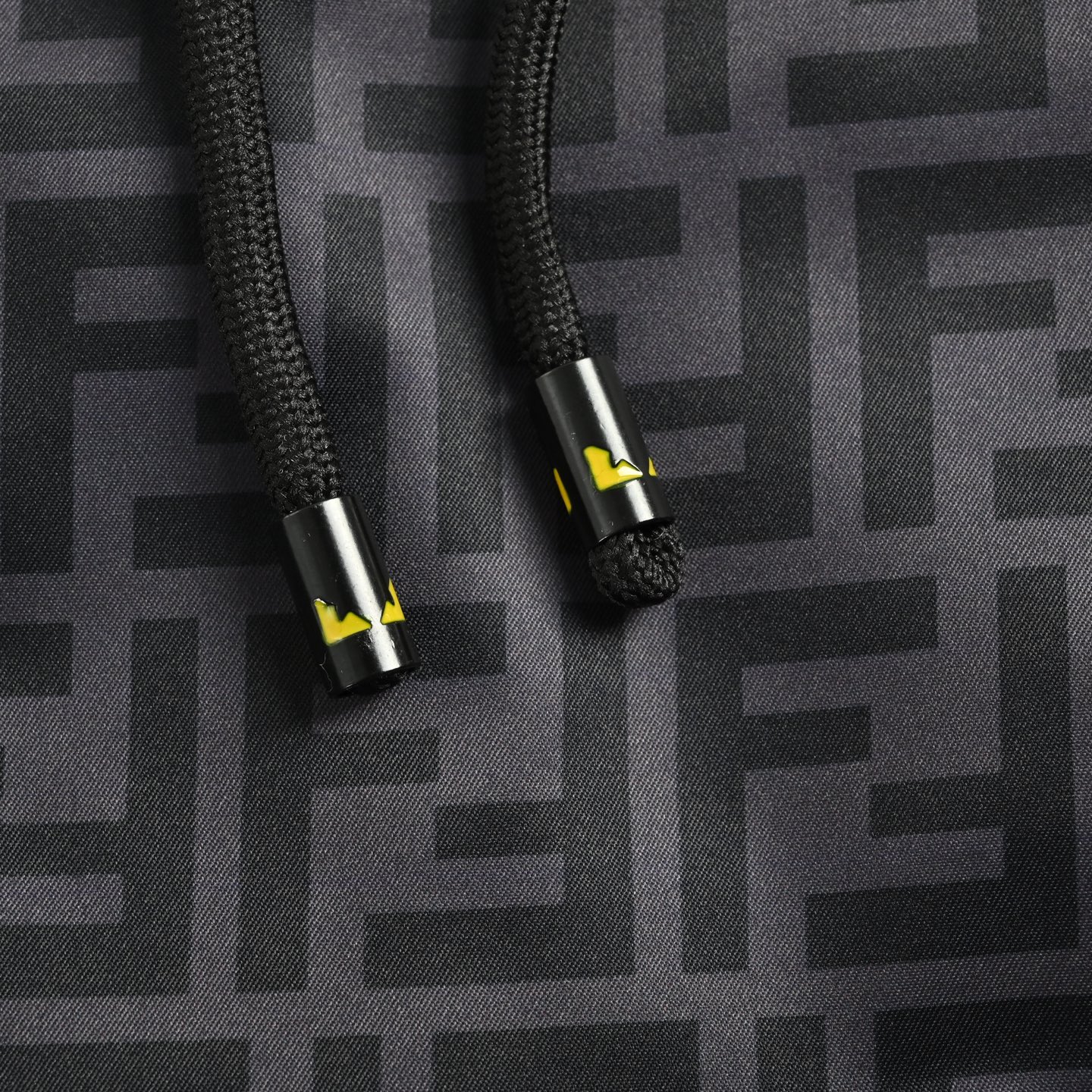 Fendi/芬迪 双F满印沙滩短裤 进口高支高密的全棉梭织面料