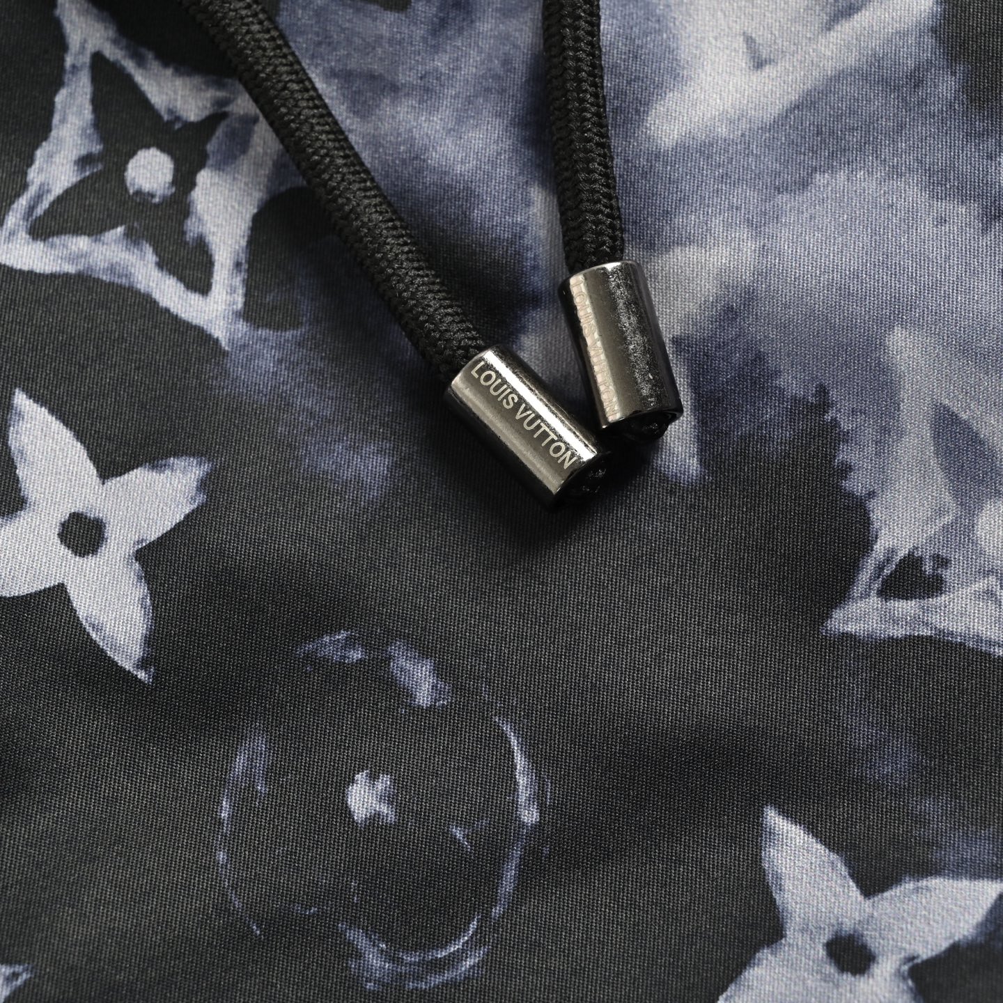 Louis Vuitton/路易威登 夜空满印老花沙滩短裤-Chinese UA Cheap High Quatity Brand Clothes Bags handbags Sneakers wholesale wholesaler seller from China Factory suppliers Fashion Clothing Shoes best Quality Beautiful Price Louis Vuitton/路易威登 夜空满印老花沙滩短裤