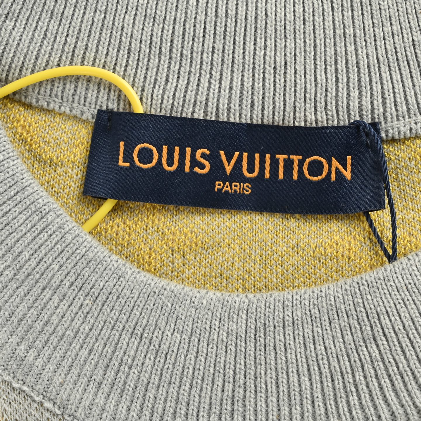 Louis Vuitton/路易威登 MONOGRAM 满logo针织短袖-莆田鞋,莆田鞋货源,高仿鞋,高仿鞋货源,安福档口,莆田高仿鞋,莆田鞋批发,高仿鞋批发,莆田高仿运动鞋,高仿运动鞋,莆田运动鞋 Louis Vuitton/路易威登 MONOGRAM 满logo针织短袖