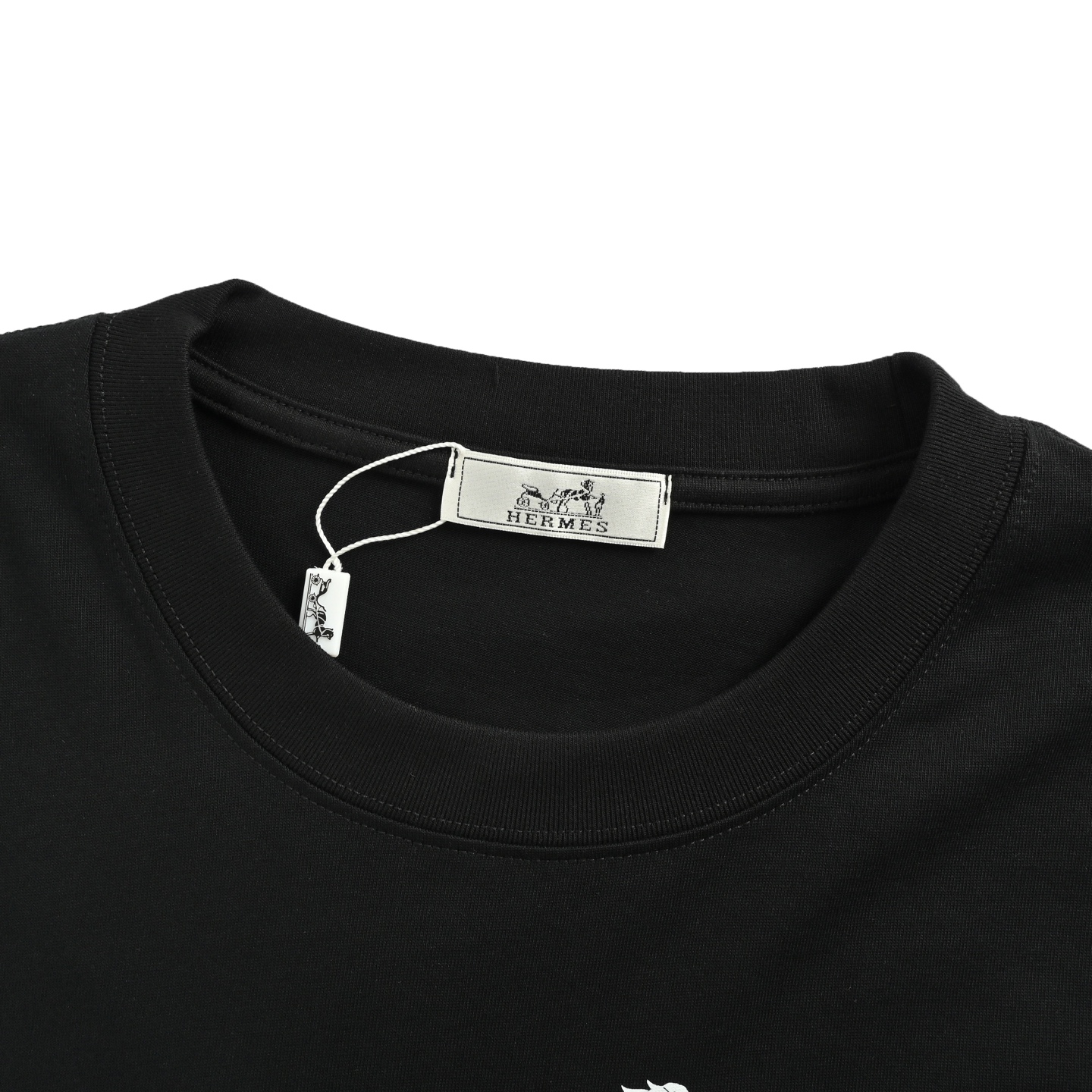 Hermes/爱马仕 25ss 大字母短袖-Chinese UA Cheap High Quatity Brand Clothes Bags handbags Sneakers wholesale wholesaler seller from China Factory suppliers Fashion Clothing Shoes best Quality Beautiful Price Hermes/爱马仕 25ss 大字母短袖