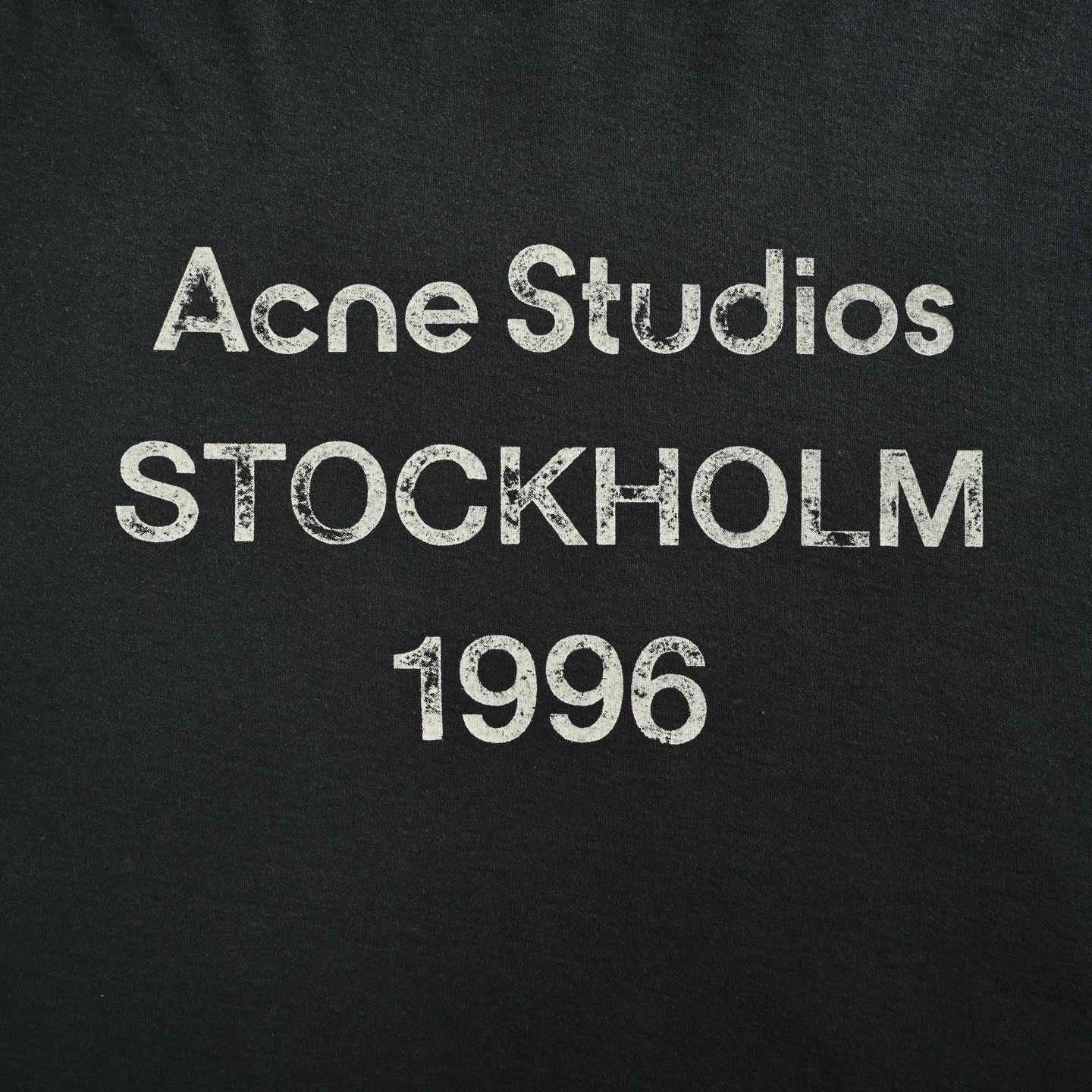 Acne Studios 1996字母印花做旧长袖T恤-Chinese UA Cheap High Quatity Brand Clothes Bags handbags Sneakers wholesale wholesaler seller from China Factory suppliers Fashion Clothing Shoes best Quality Beautiful Price Acne Studios 1996字母印花做旧长袖T恤