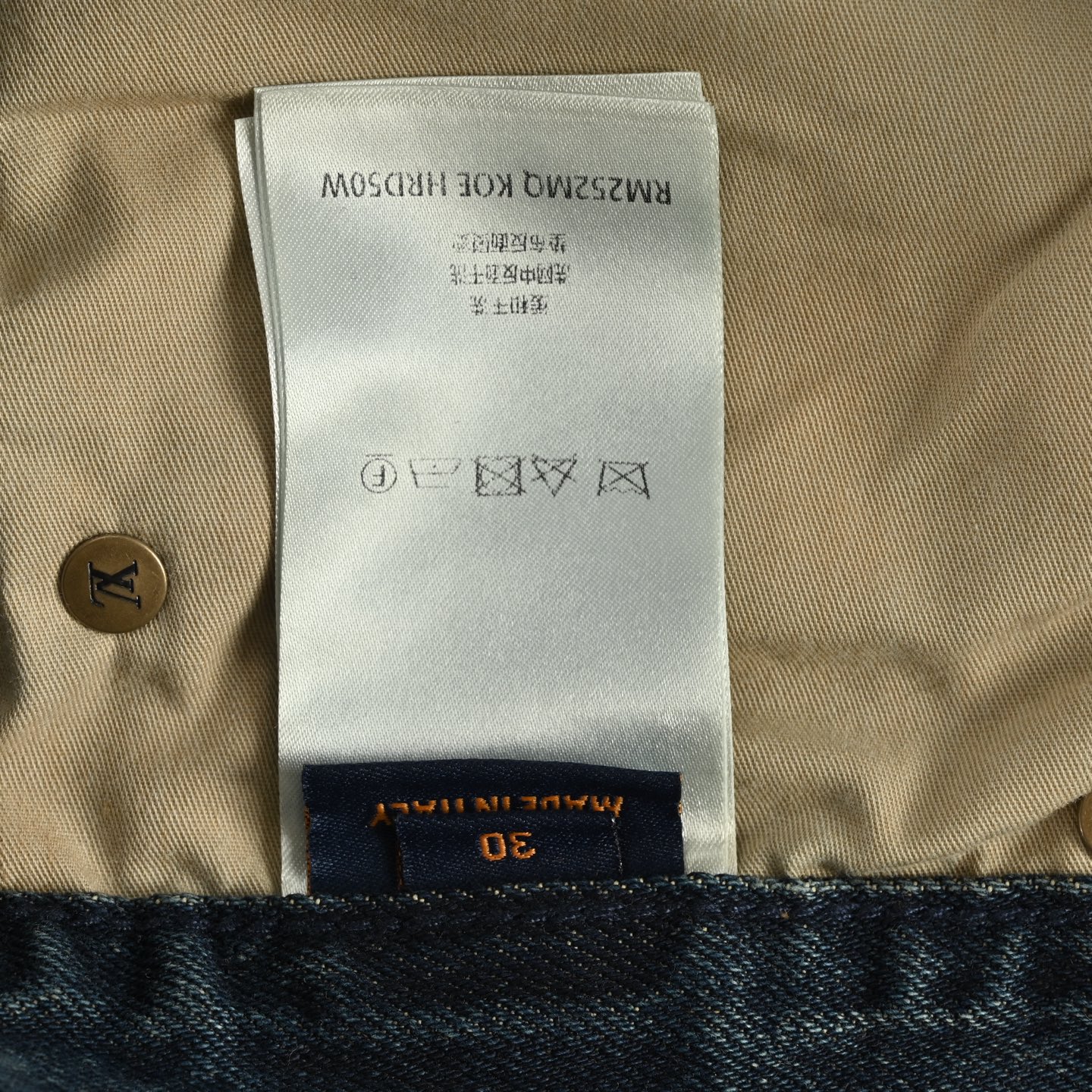 Louis Vuitton/路易威登 25ss 老花浮雕牛仔短裤 LV新款工装牛仔短裤浸染水洗色调-Chinese UA Cheap High Quatity Brand Clothes Bags handbags Sneakers wholesale wholesaler seller from China Factory suppliers Fashion Clothing Shoes best Quality Beautiful Price Louis Vuitton/路易威登 25ss 老花浮雕牛仔短裤 LV新款工装牛仔短裤浸染水洗色调