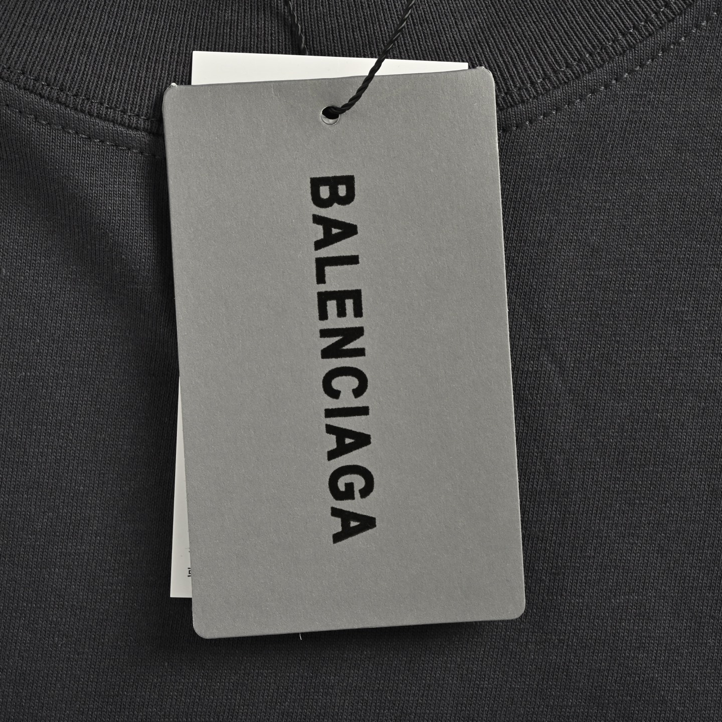 Balenciaga/巴黎世家 25ss 哥特字母印花短袖 灰白 深灰